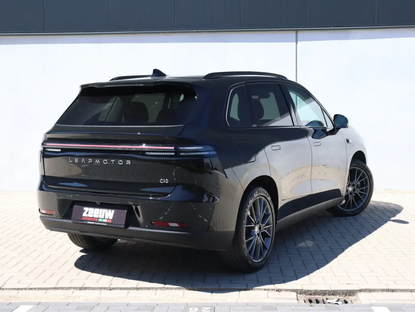 Leapmotor C10 REEV Design 215 PK | Plug-in Hybride | 974 km WLTP Zwart - 2