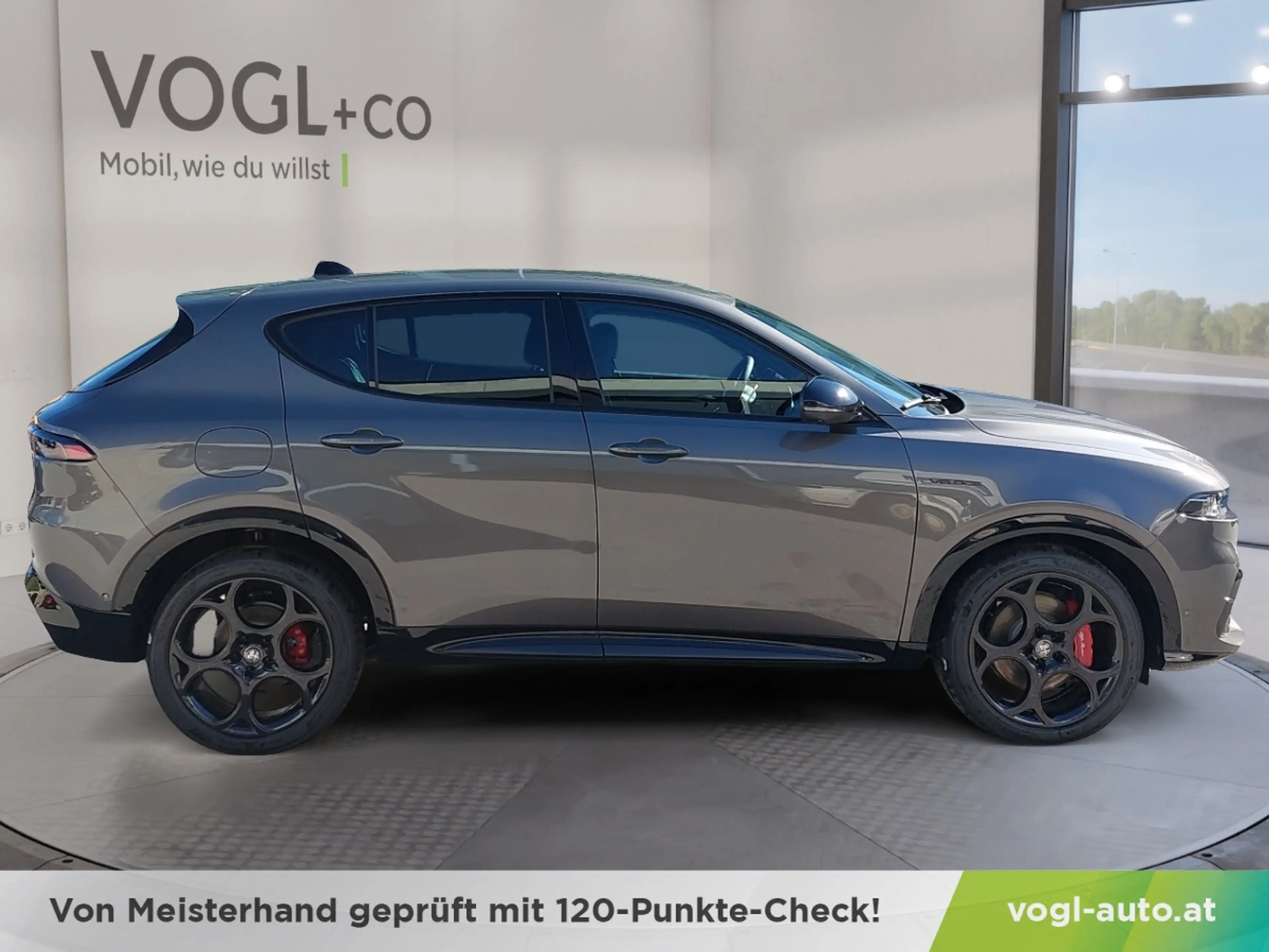 Alfa Romeo Tonale Veloce Ibrida 175 PS — photo 8