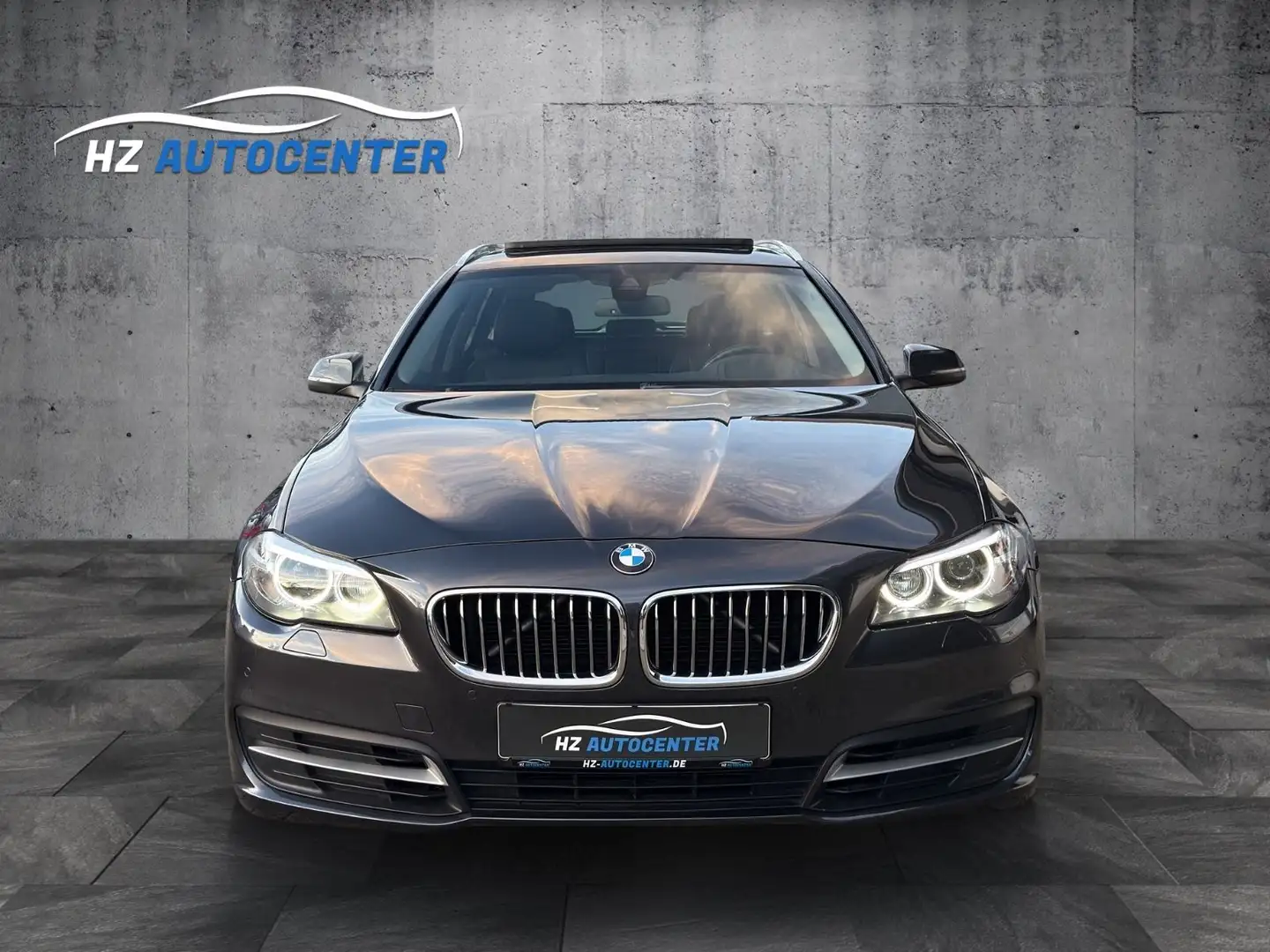 BMW 520 d xDrive Touring*PANO*LED*NAVI*HUD*KAMERA Grau - 2