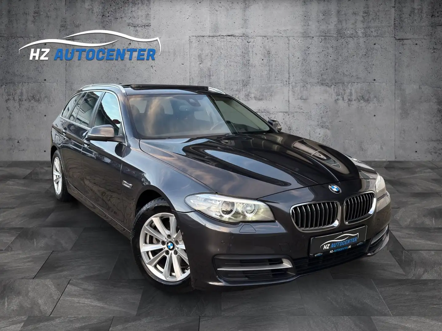 BMW 520 d xDrive Touring*PANO*LED*NAVI*HUD*KAMERA Grau - 1