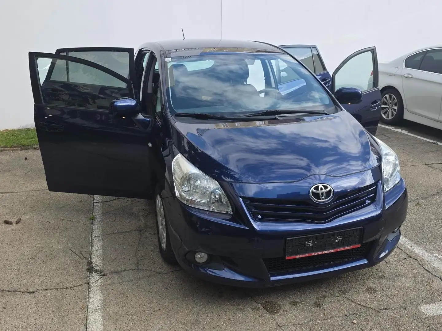Toyota Verso Verso 1,6 Valvematic High High Blau - 1