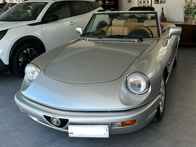 Alfa Romeo Spider 2.0 my90