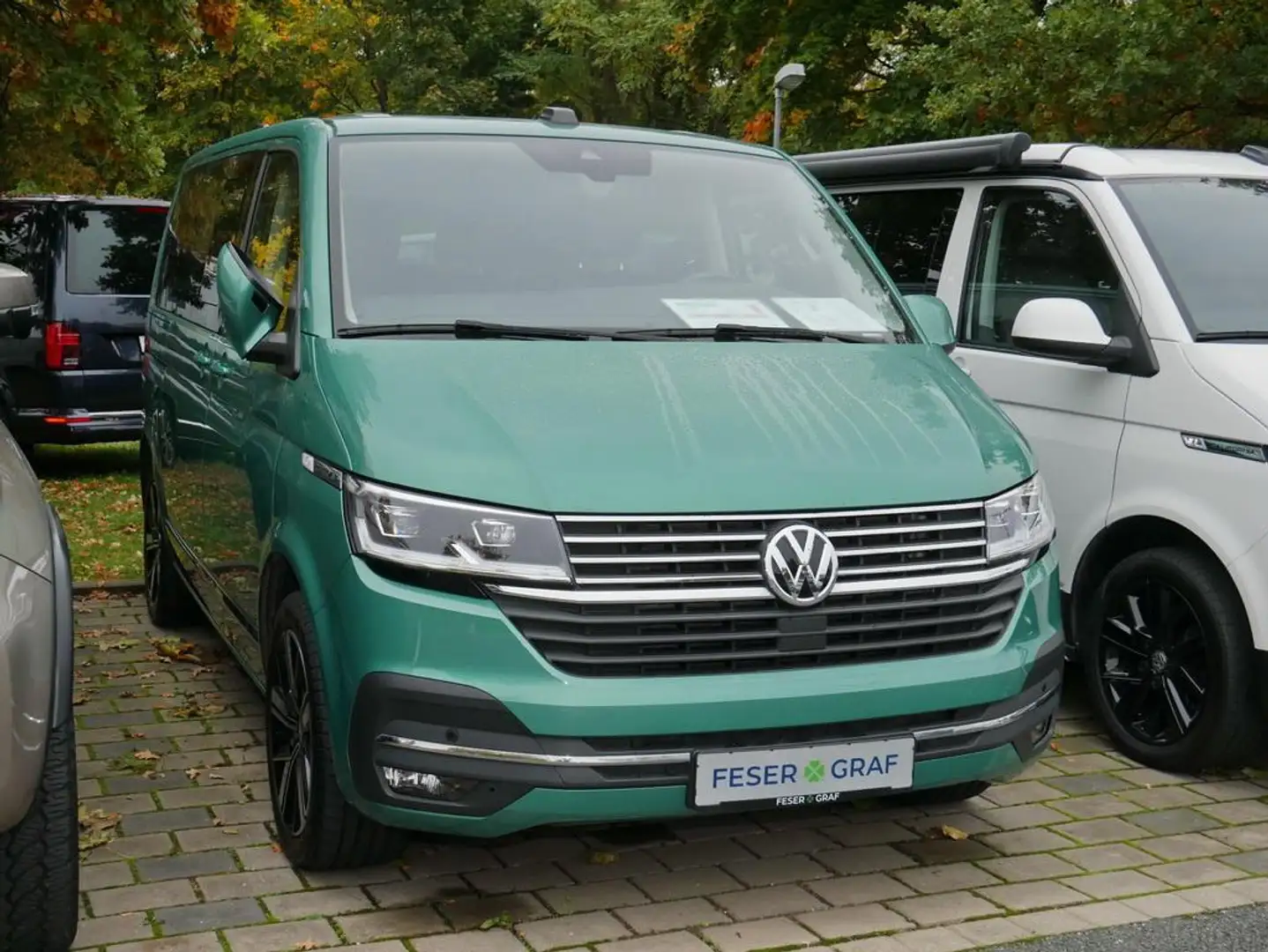 Volkswagen T6.1 Multivan 6.1 GenerationSIX 2.0 TDI DSG Navi LED ACC Grün - 2