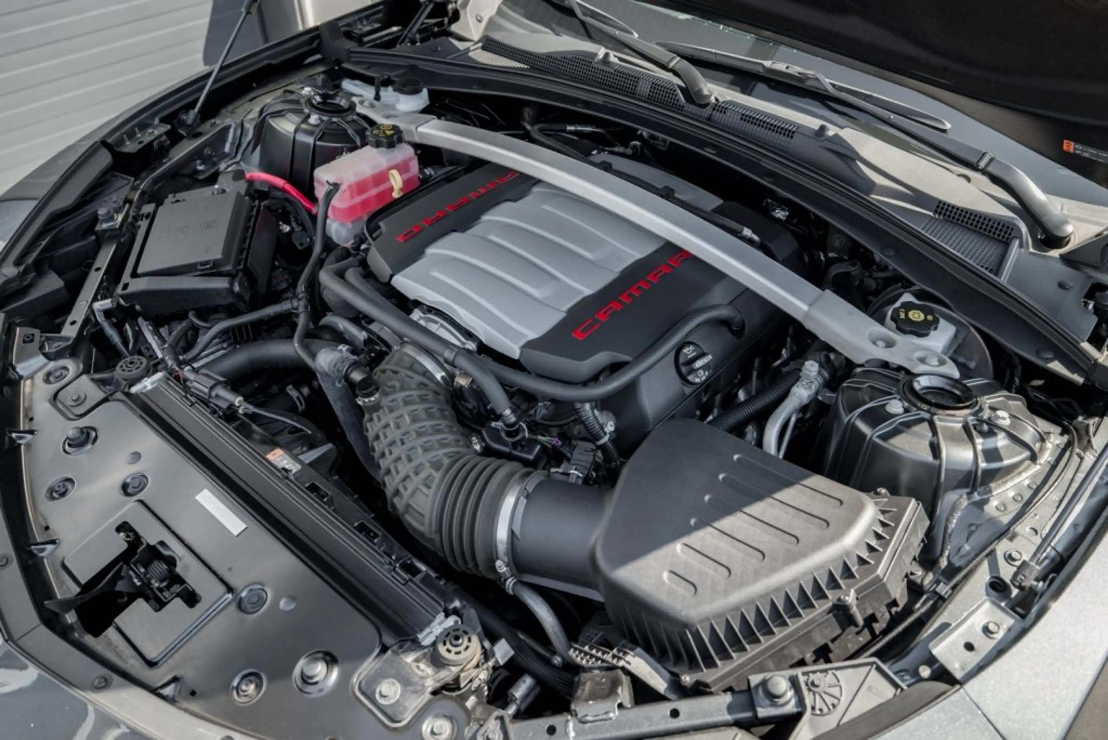 Chevrolet Camaro 2SS Convertible 6,2 L V8 AT RWD — photo 12