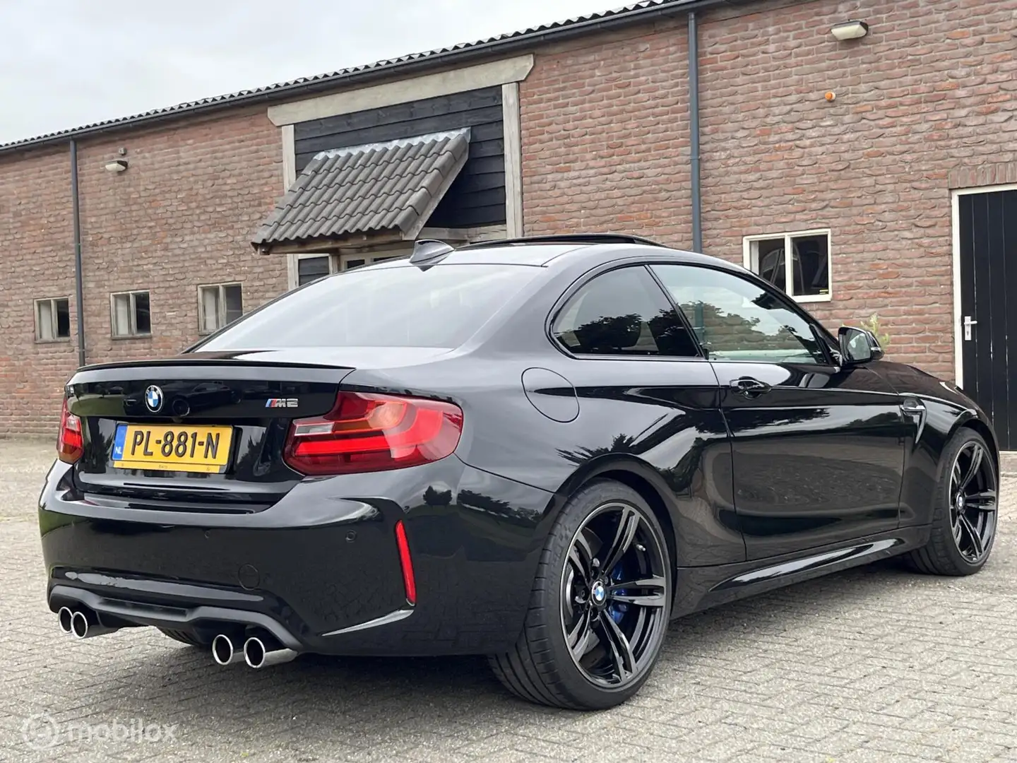 BMW M2 2-serie Coupé DCT Camera Dak Driving Ass Dab HiFi Zwart - 2
