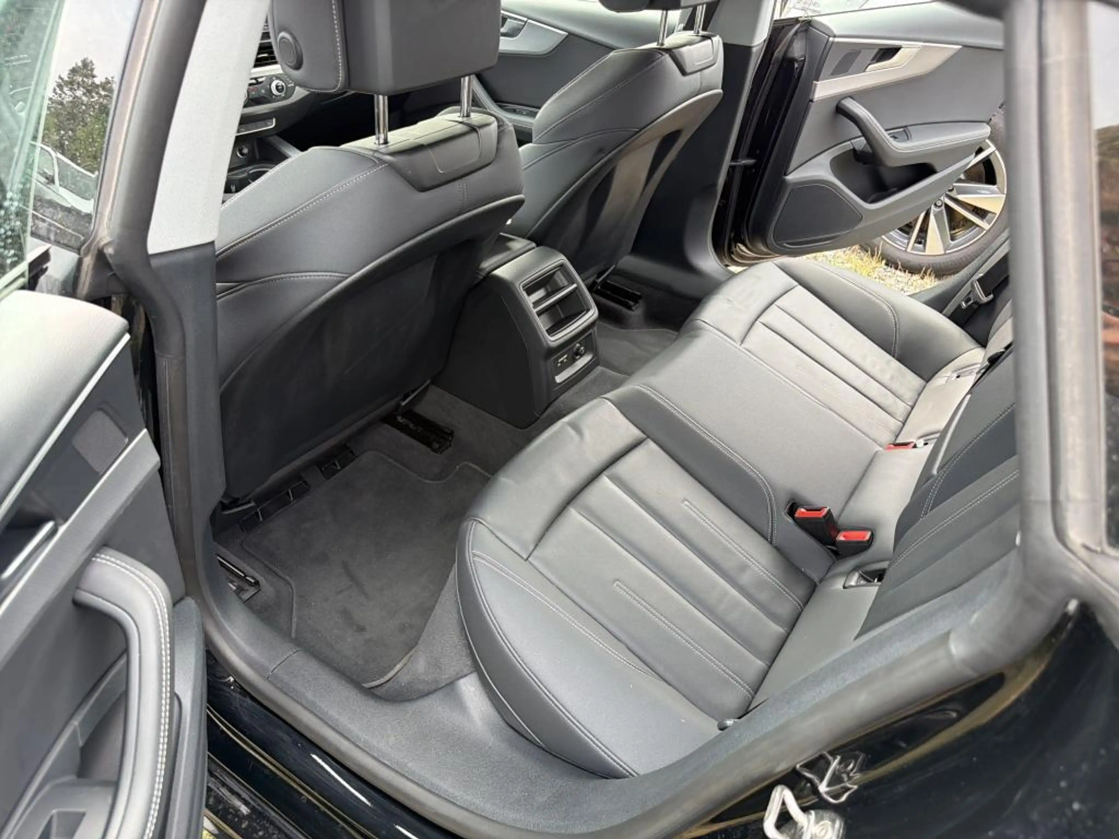 Audi A5 SPORTBACK 40TDI*LEDER*SHZ*AMBIENTE*ViCo*BUSI — photo 6