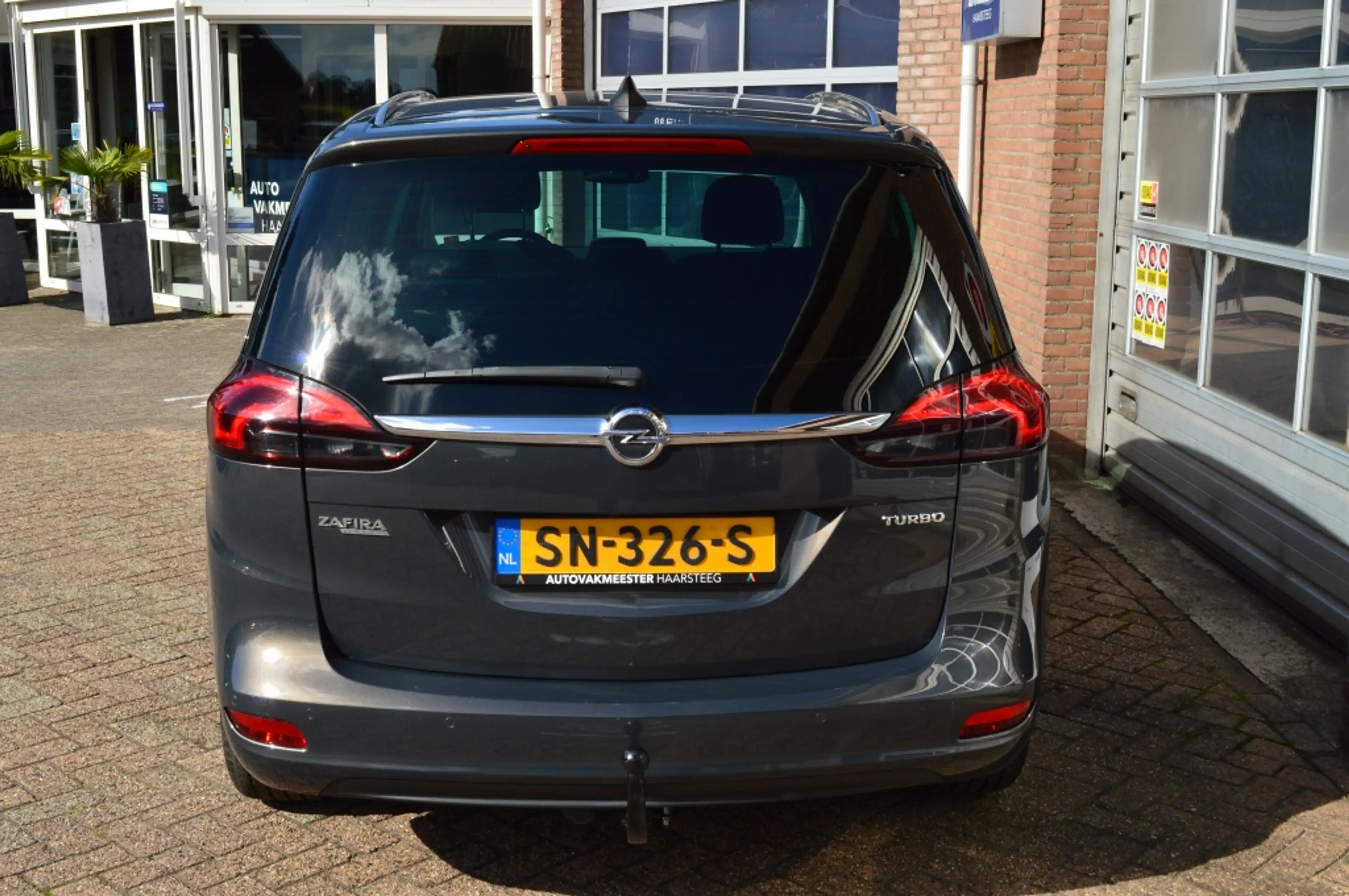 Opel Zafira Tourer 1.4 Innov. 7p. — photo 3