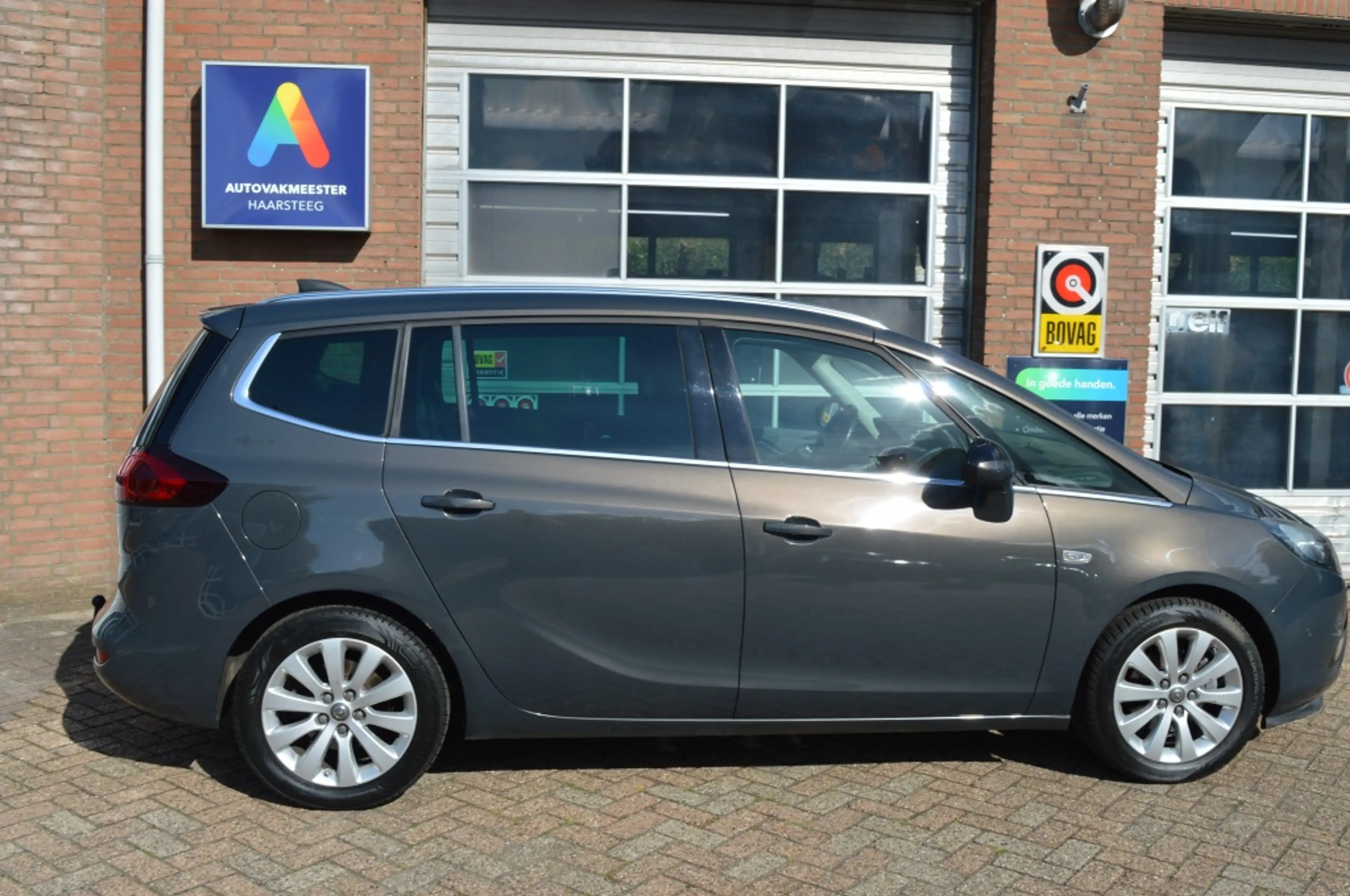 Opel Zafira Tourer 1.4 Innov. 7p. — photo 16