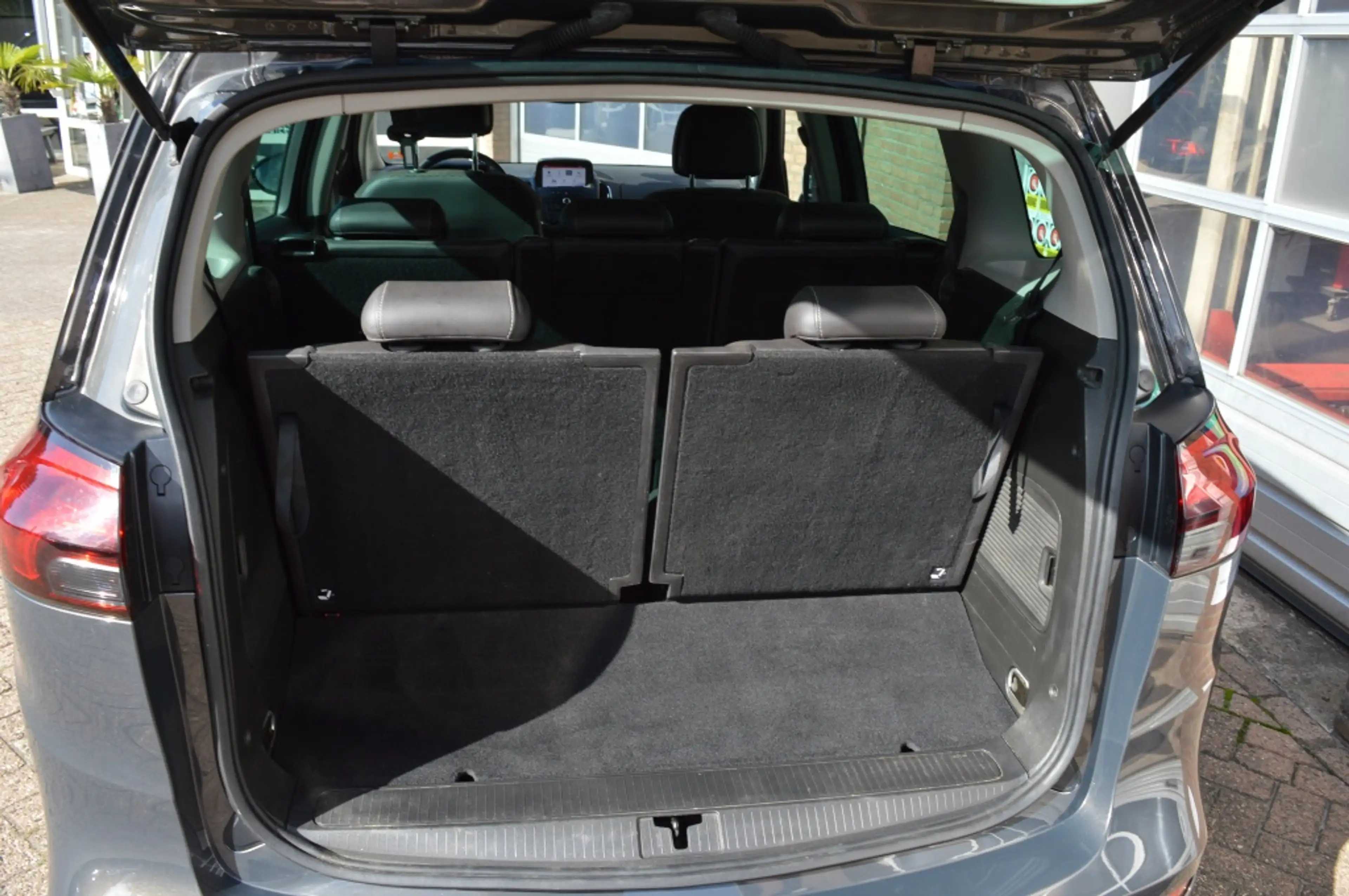Opel Zafira Tourer 1.4 Innov. 7p. — photo 23