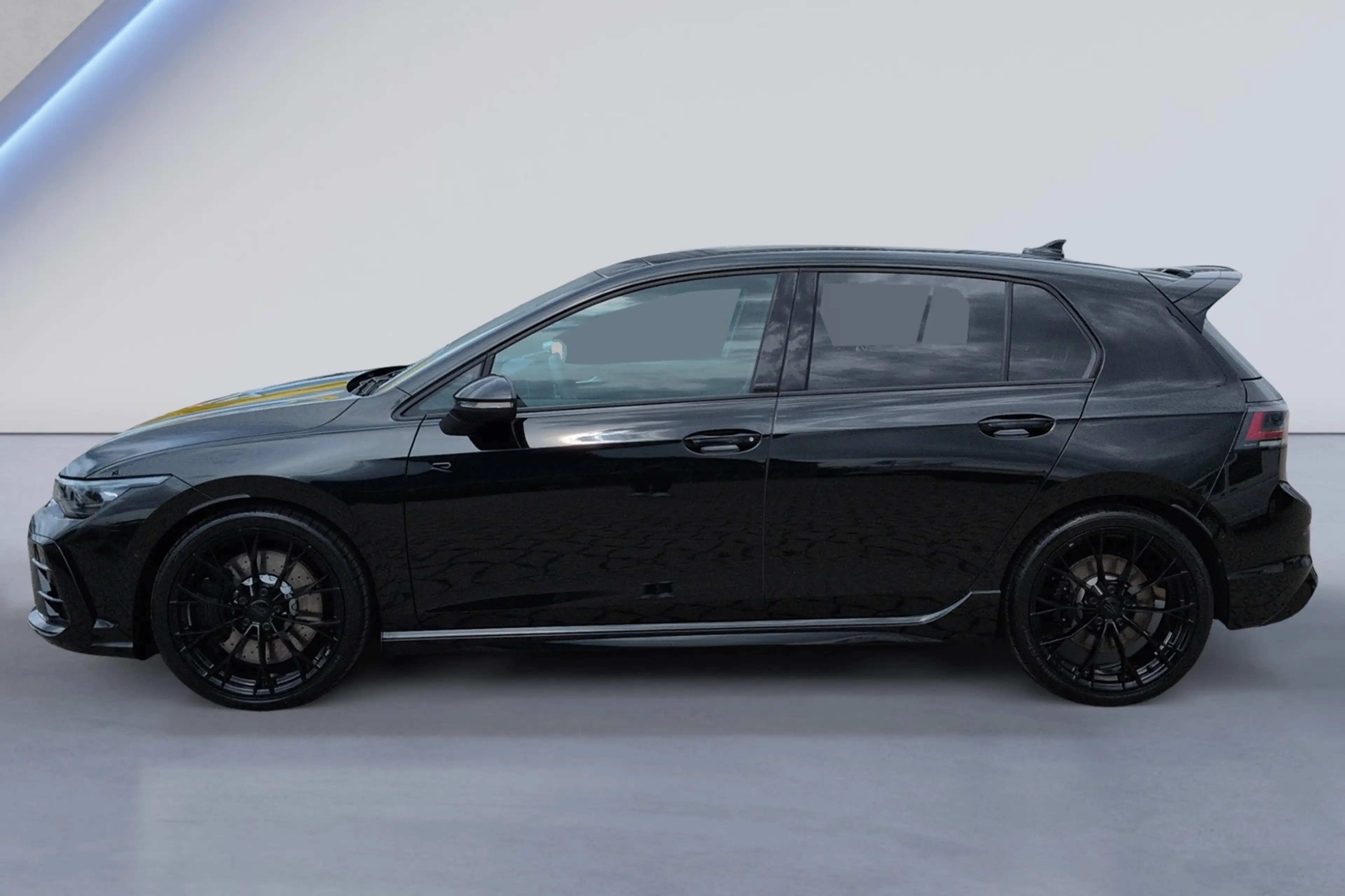 Volkswagen Golf R BLACK EDITION AKRA+PANO+DCC+H&K+MATRIX+ — photo 3