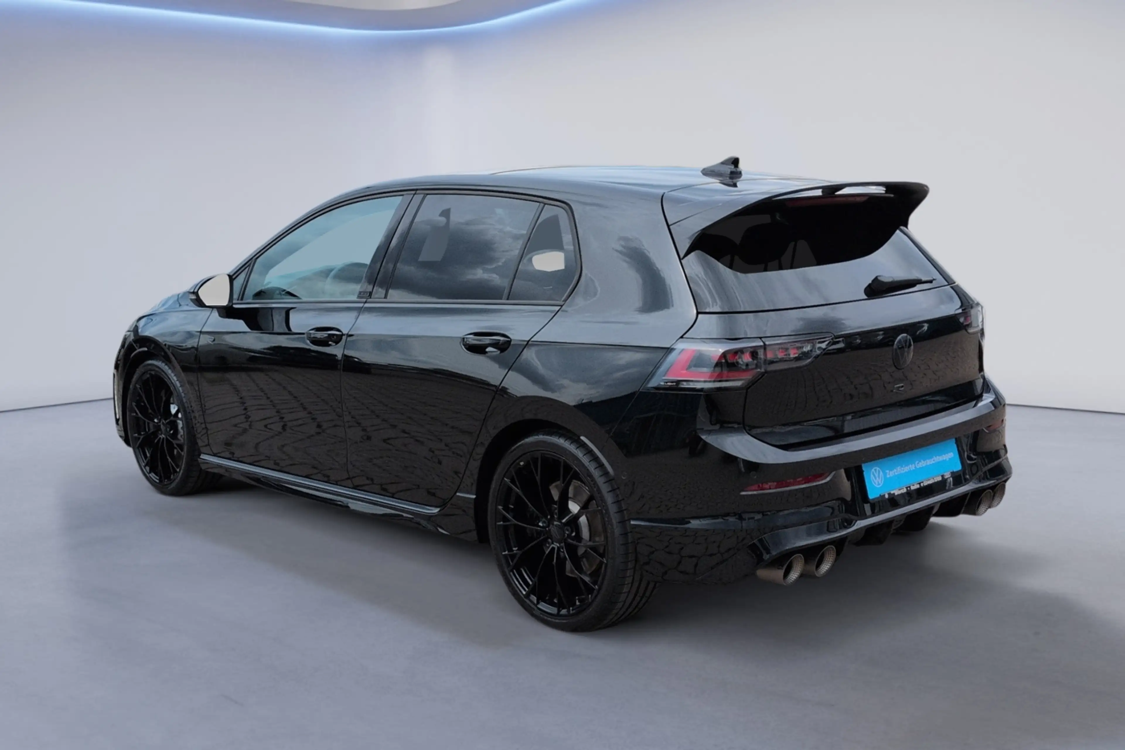 Volkswagen Golf R BLACK EDITION AKRA+PANO+DCC+H&K+MATRIX+ — photo 4