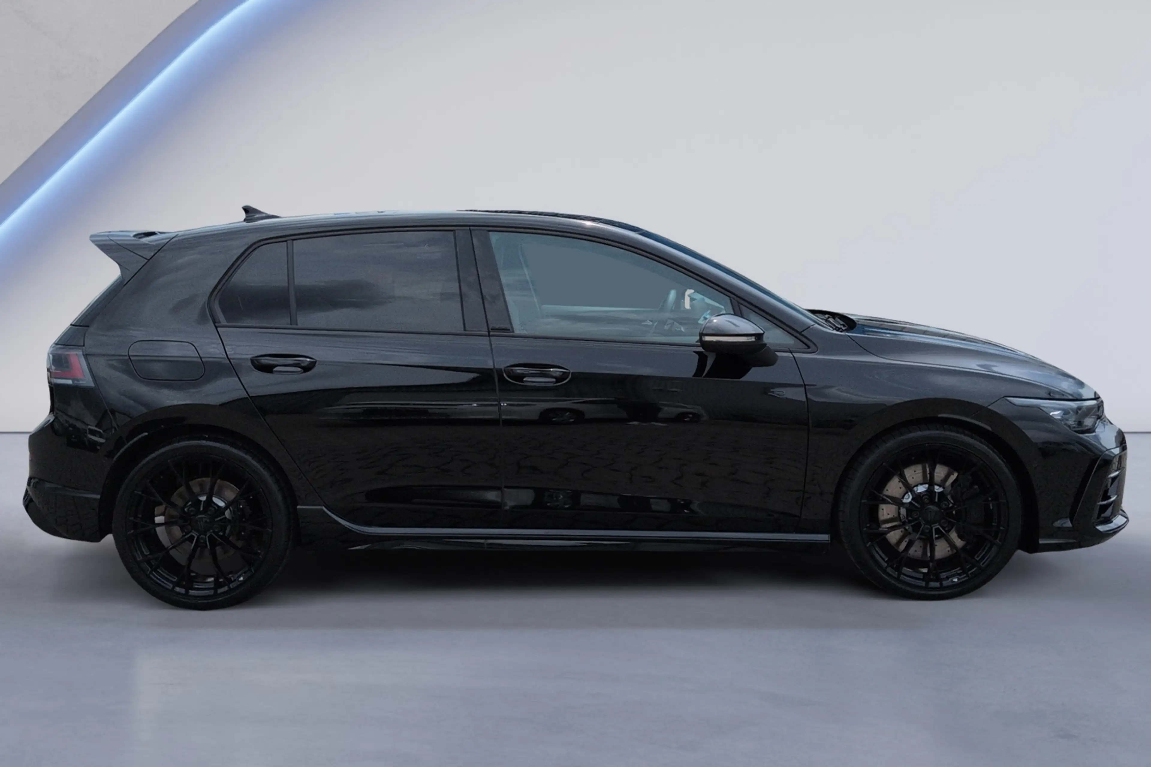 Volkswagen Golf R BLACK EDITION AKRA+PANO+DCC+H&K+MATRIX+ — photo 7