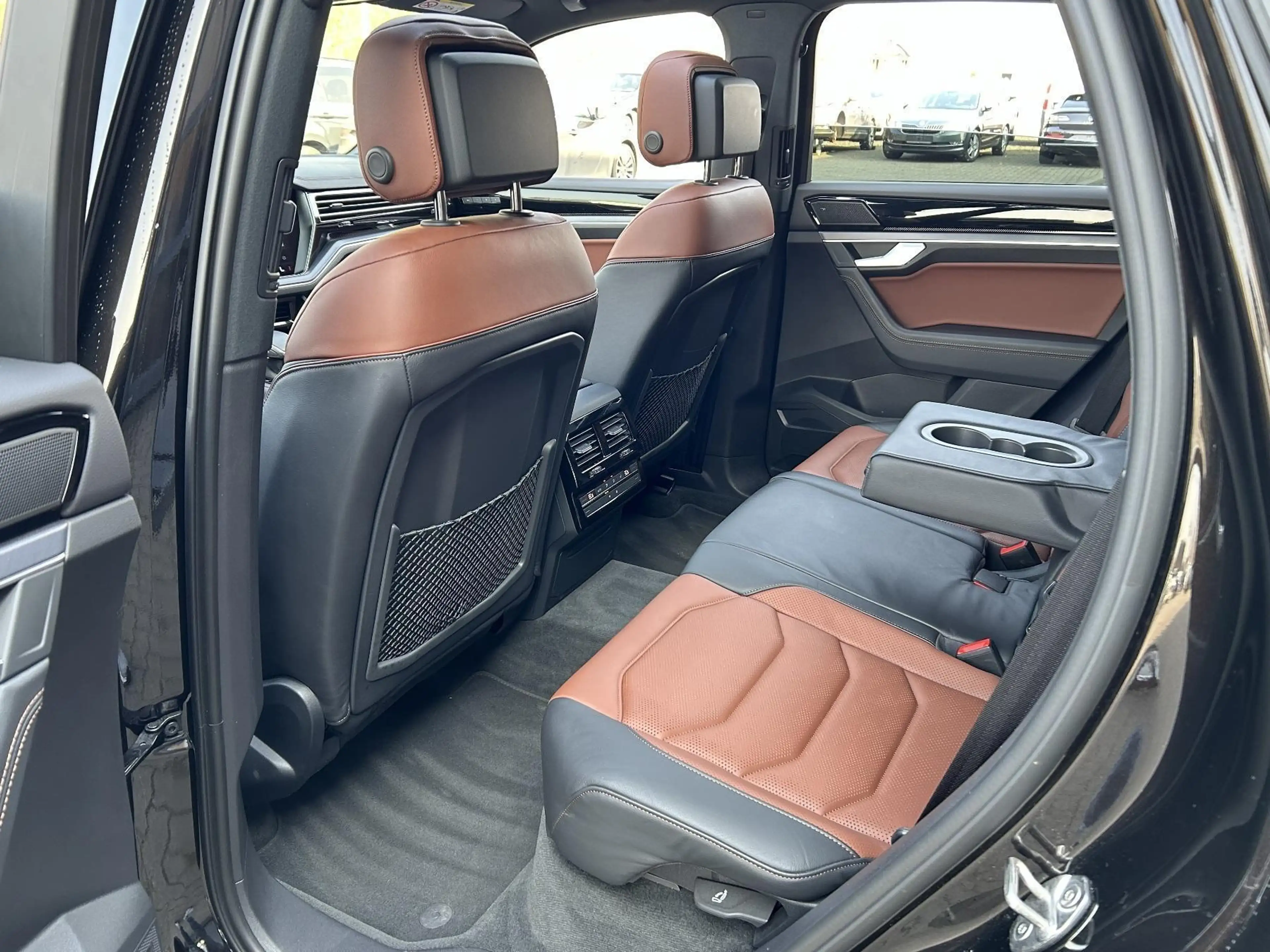 Volkswagen Touareg 3.0 TDI R-Line Matrix Panorama Massage — photo 12