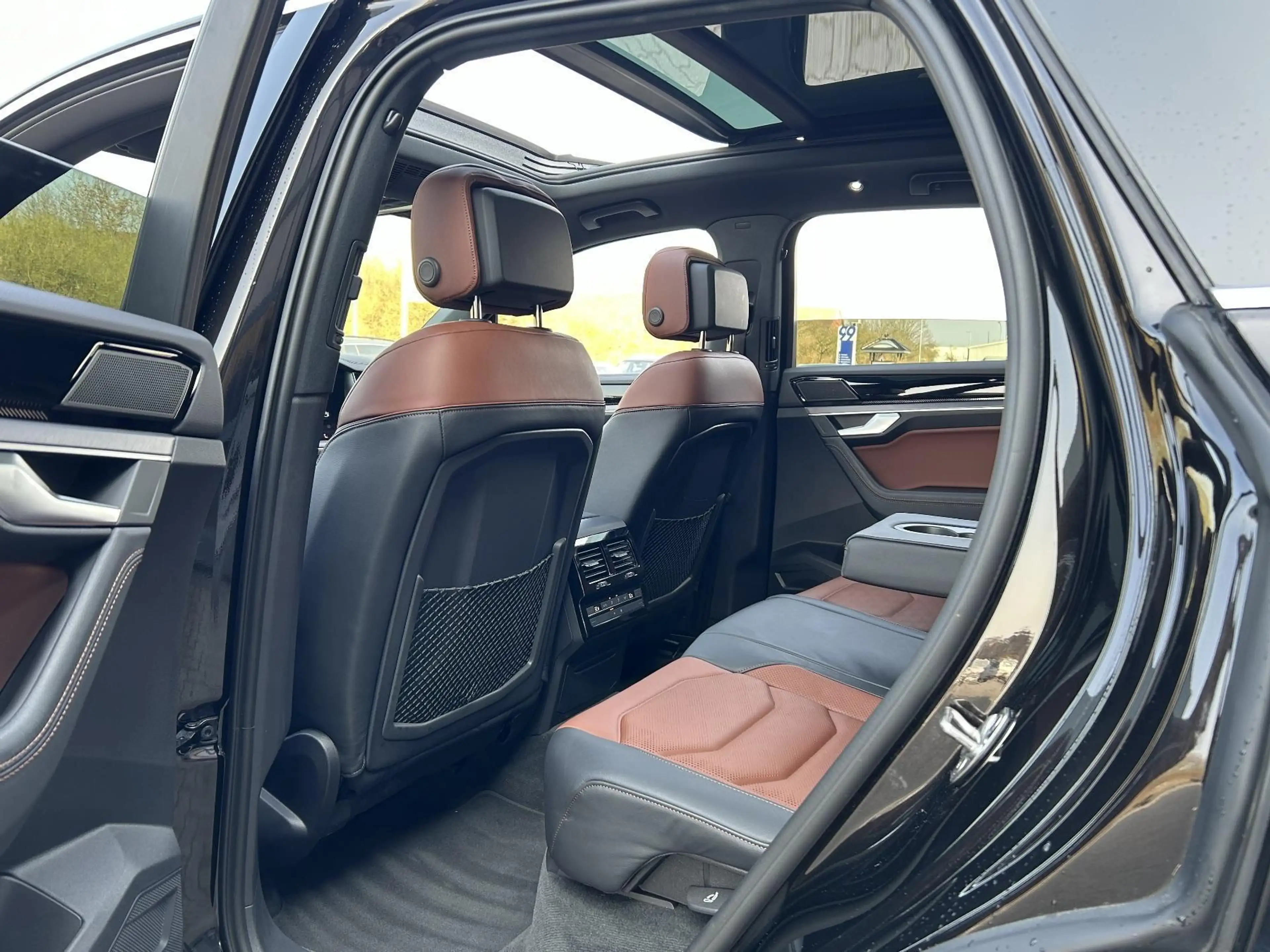 Volkswagen Touareg 3.0 TDI R-Line Matrix Panorama Massage — photo 13