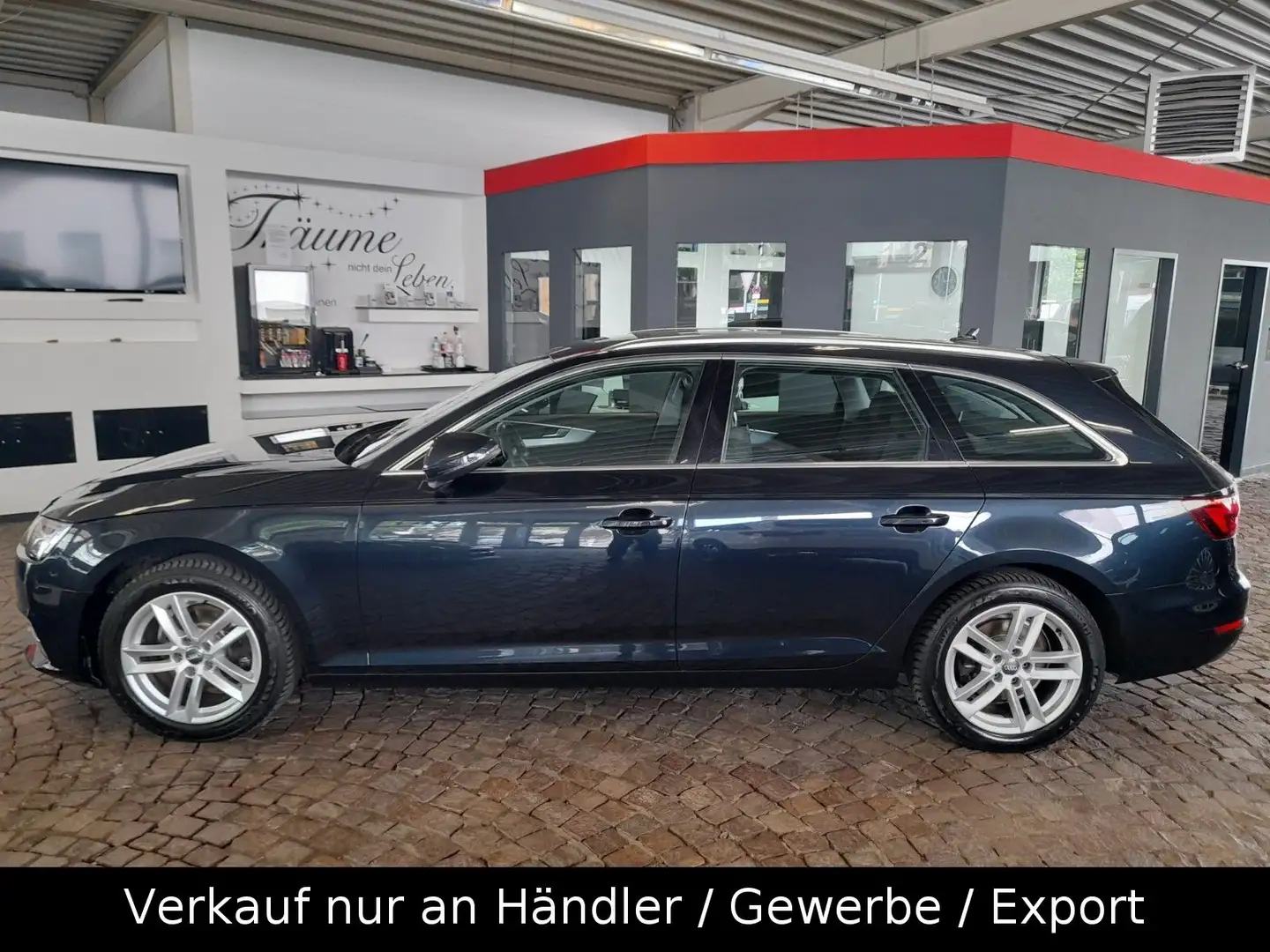 Audi A4 Avant sport Синій - 2