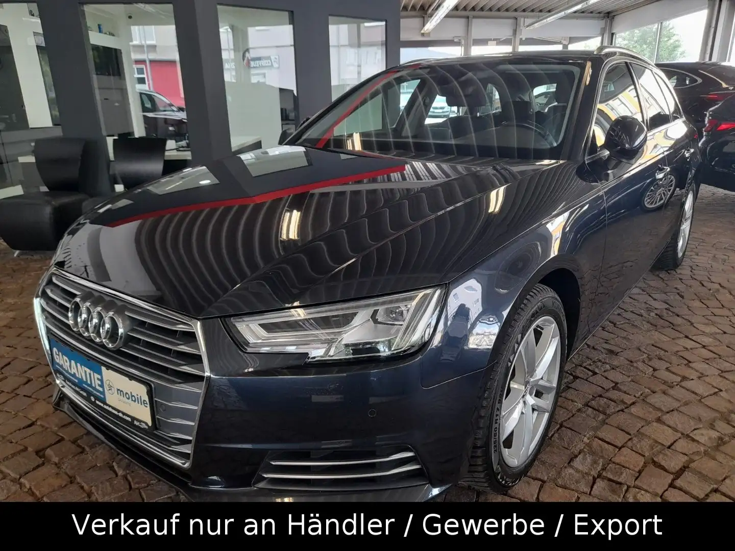 Audi A4 Avant sport Синій - 1