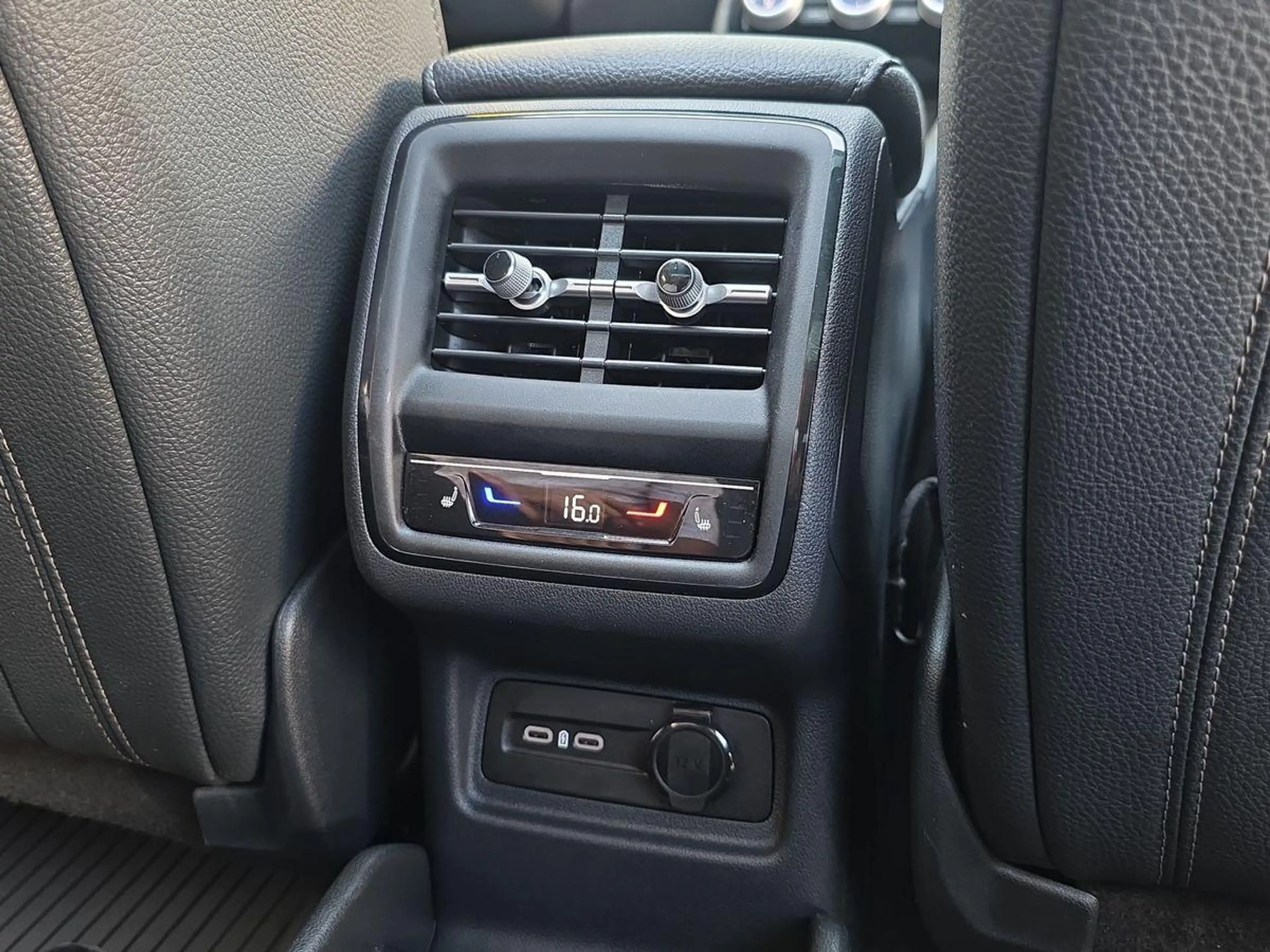 Skoda Kodiaq TDI STNDHZ PANO AHK SITZBELÜFT 20 ZOLL — photo 12