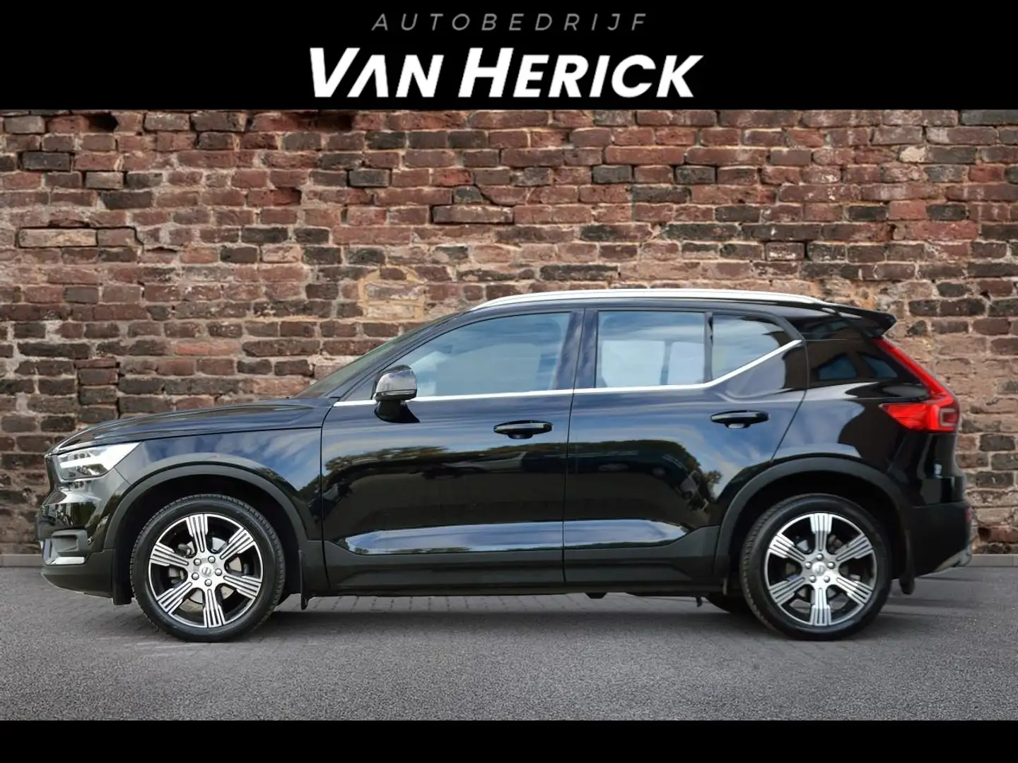 Volvo XC40 1.5 T3 Inscription Automaat | Trekhaak | Stoelverw Zwart - 2