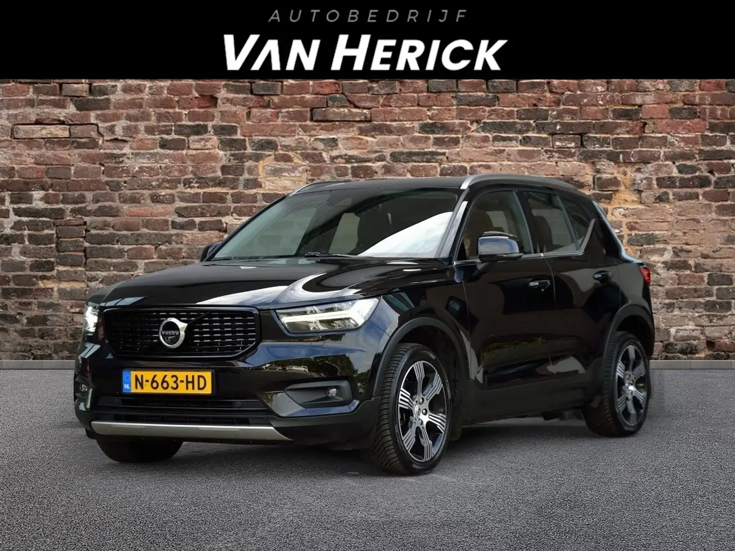 Volvo XC40 1.5 T3 Inscription Automaat | Trekhaak | Stoelverw Zwart - 1