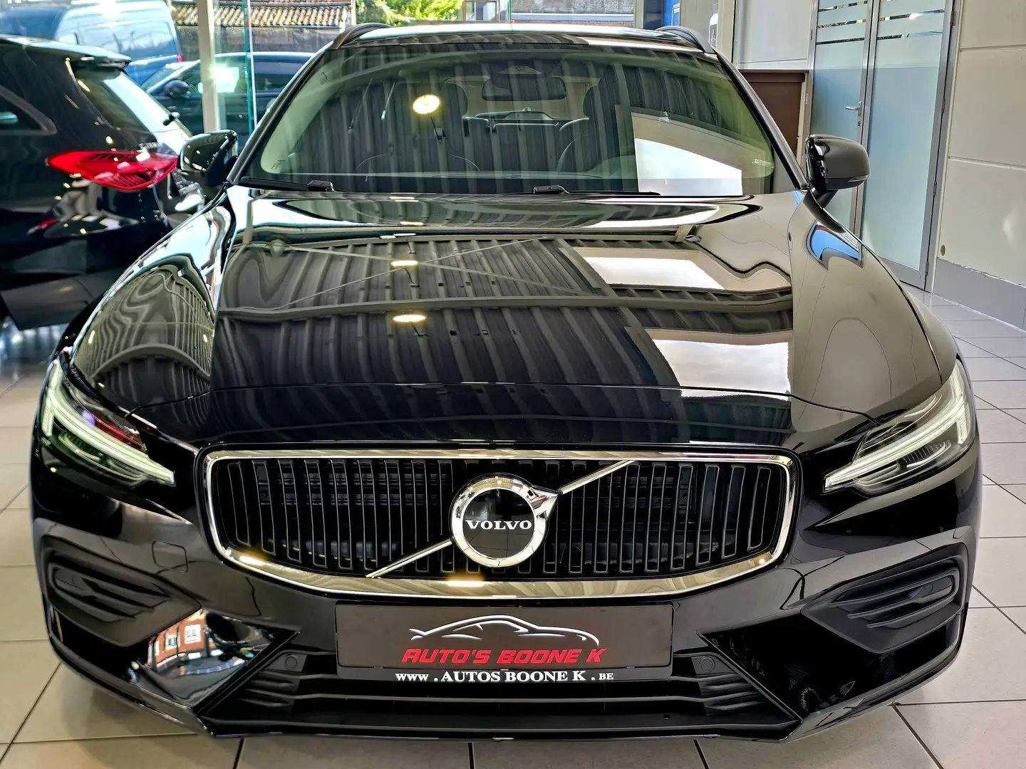 Volvo V60 2.0 B3 MHE Essential DCT/Dab/ NEW CAR Noir - 2