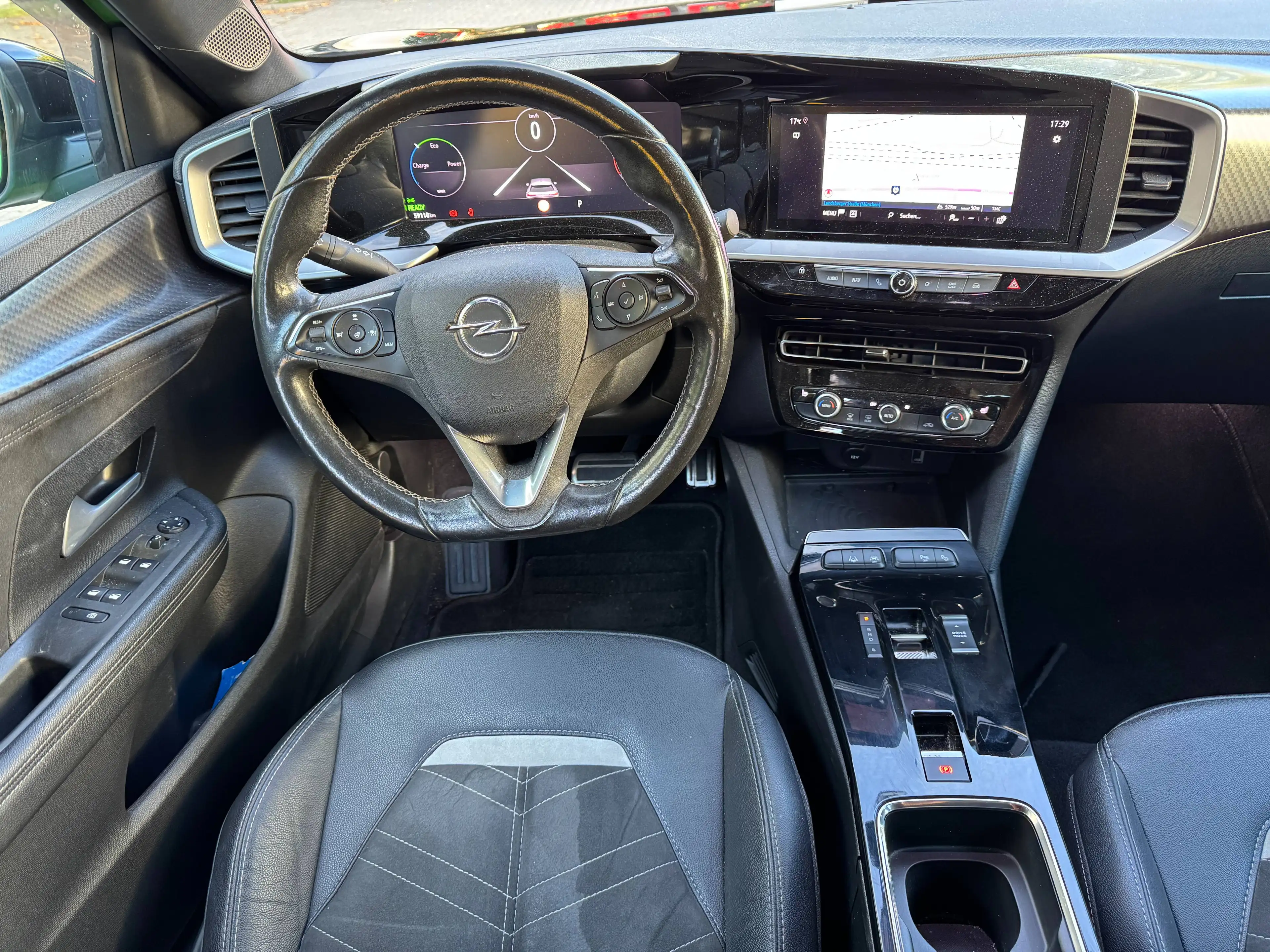 Opel Mokka-E Mokka-e Ultimate — photo 11