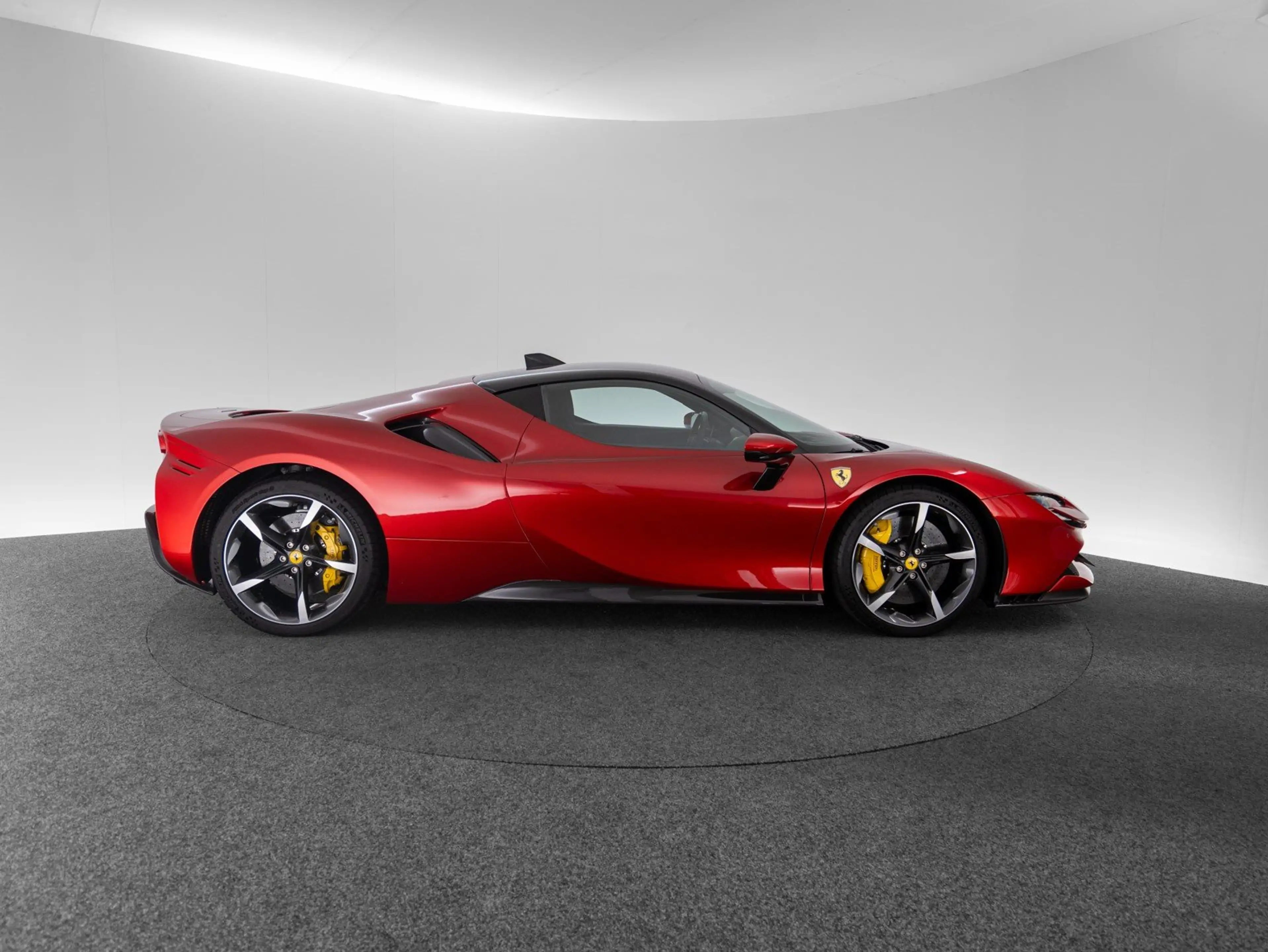 Ferrari SF90 Stradale — photo 4