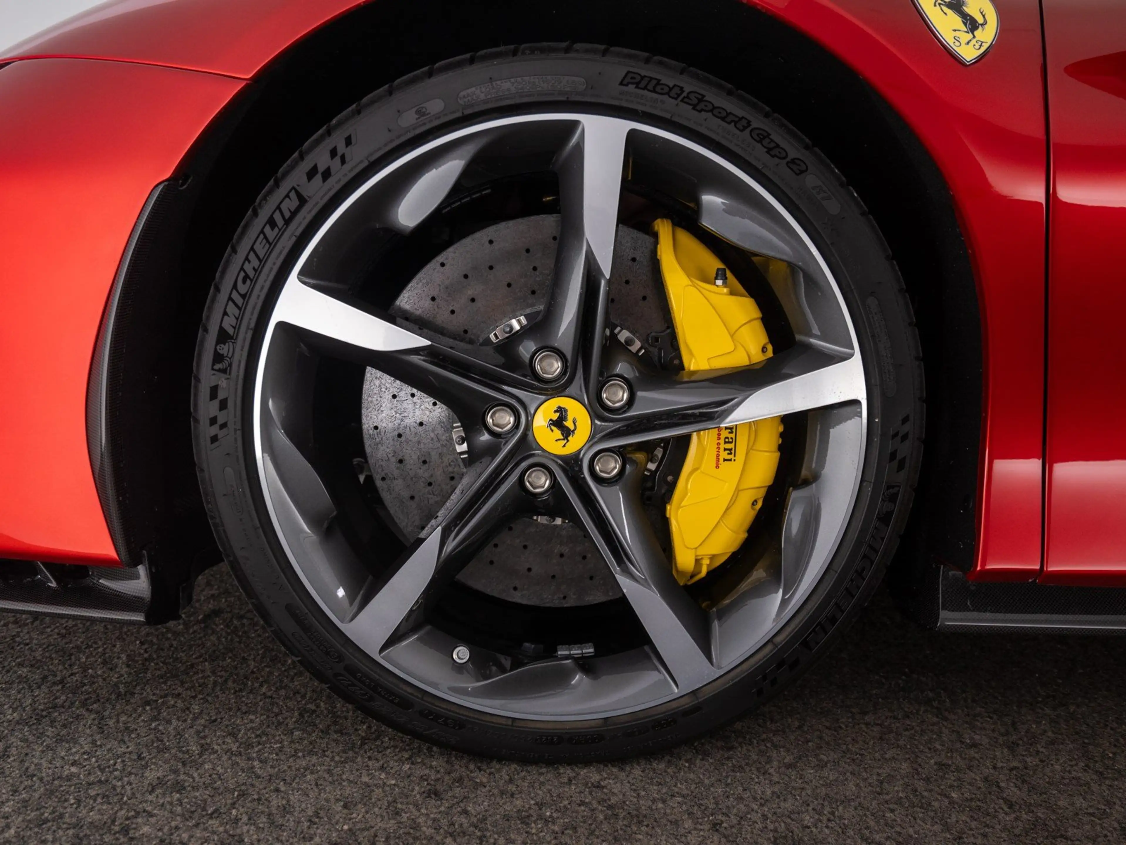 Ferrari SF90 Stradale — photo 12