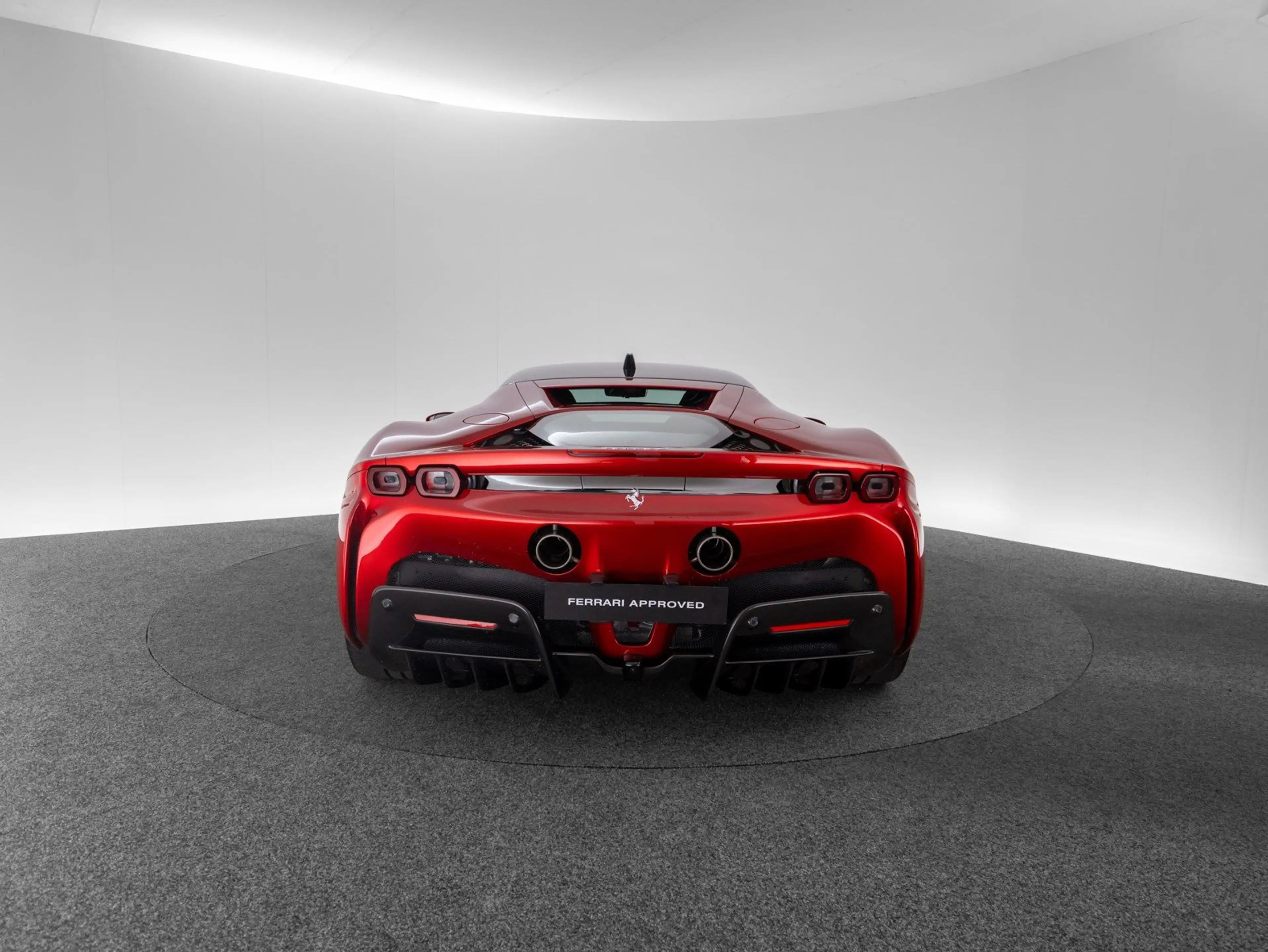 Ferrari SF90 Stradale — photo 6
