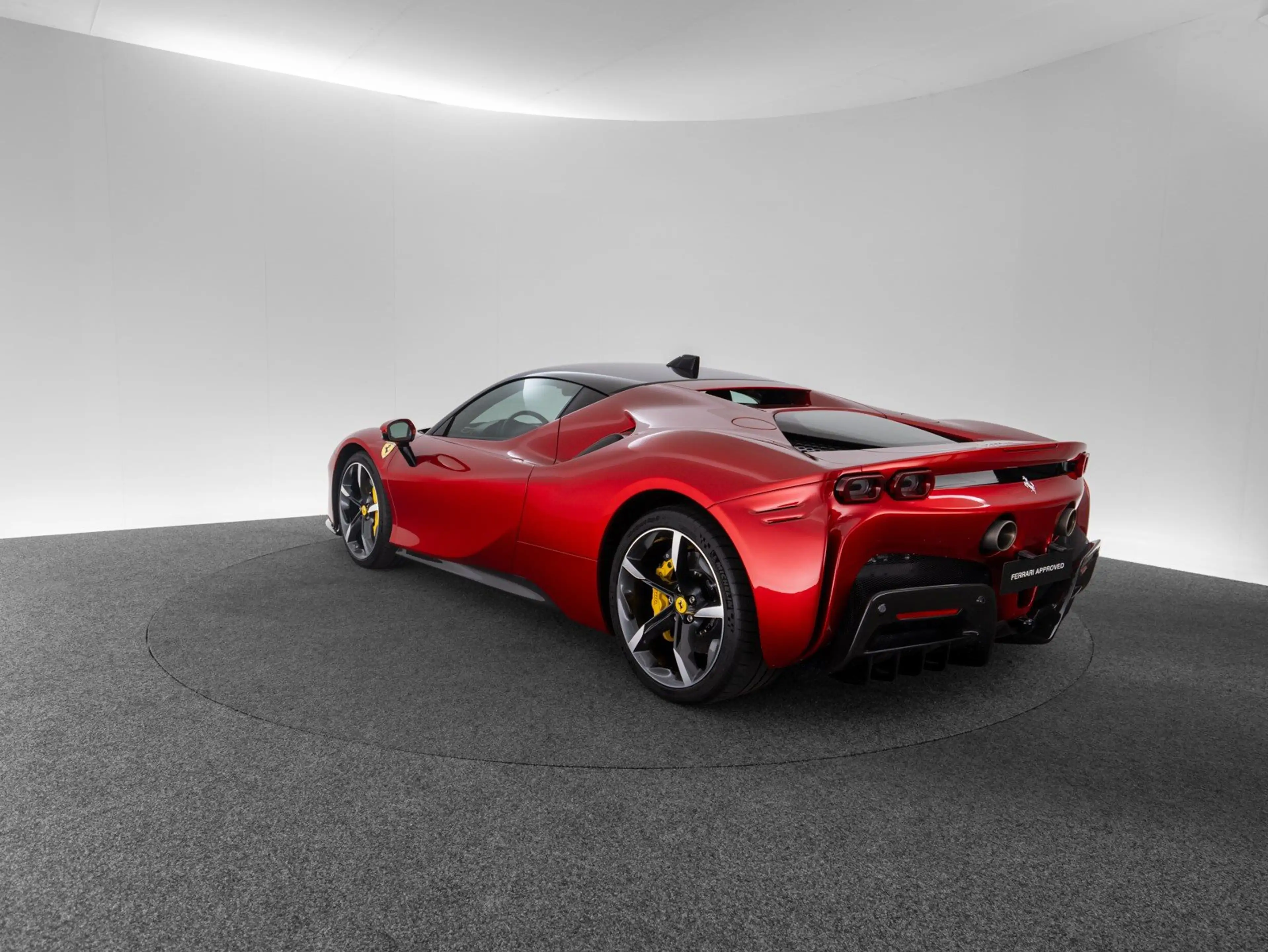 Ferrari SF90 Stradale — photo 7