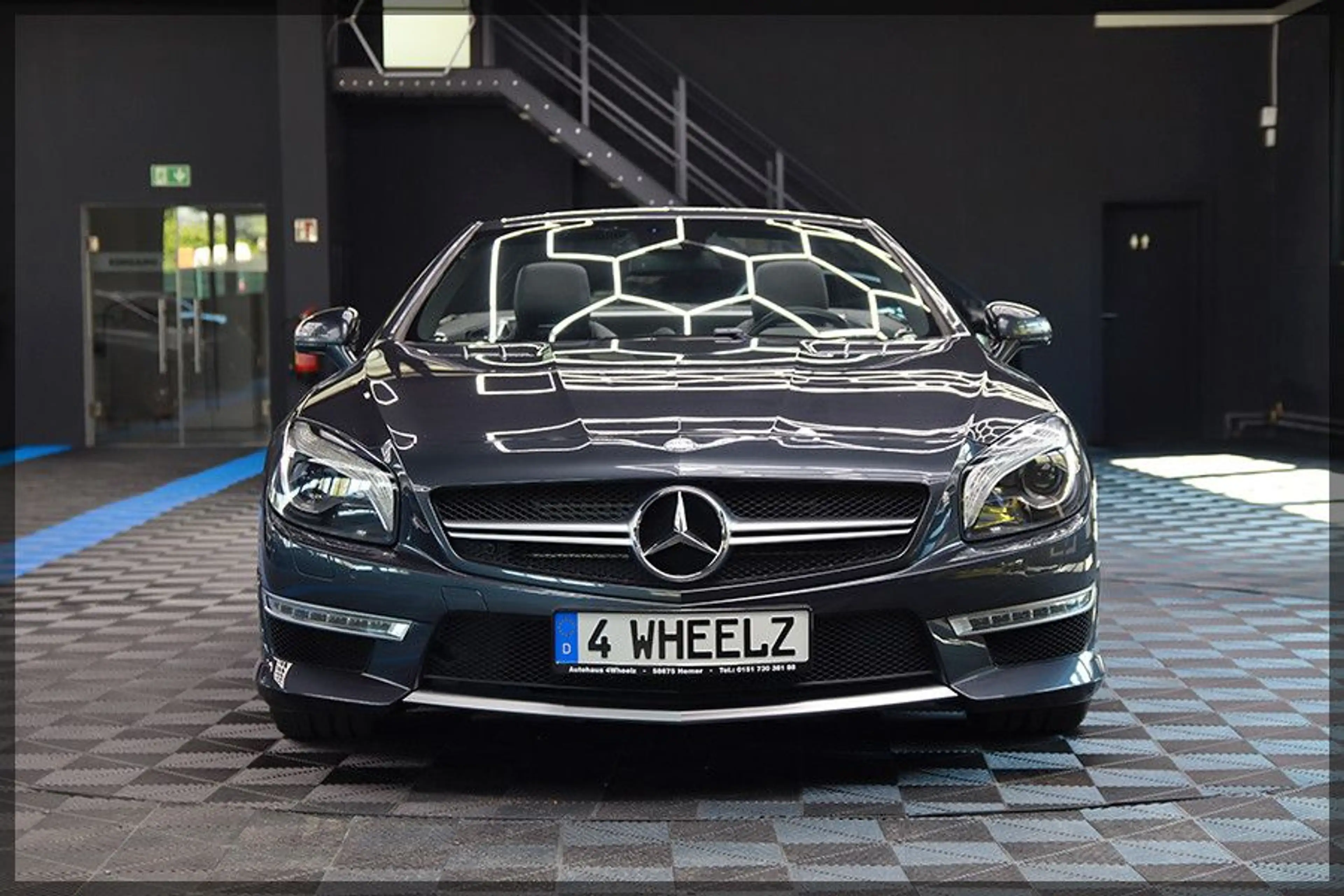 Mercedes-Benz SL 63 AMG PANO / PDC / LEDER — photo 4