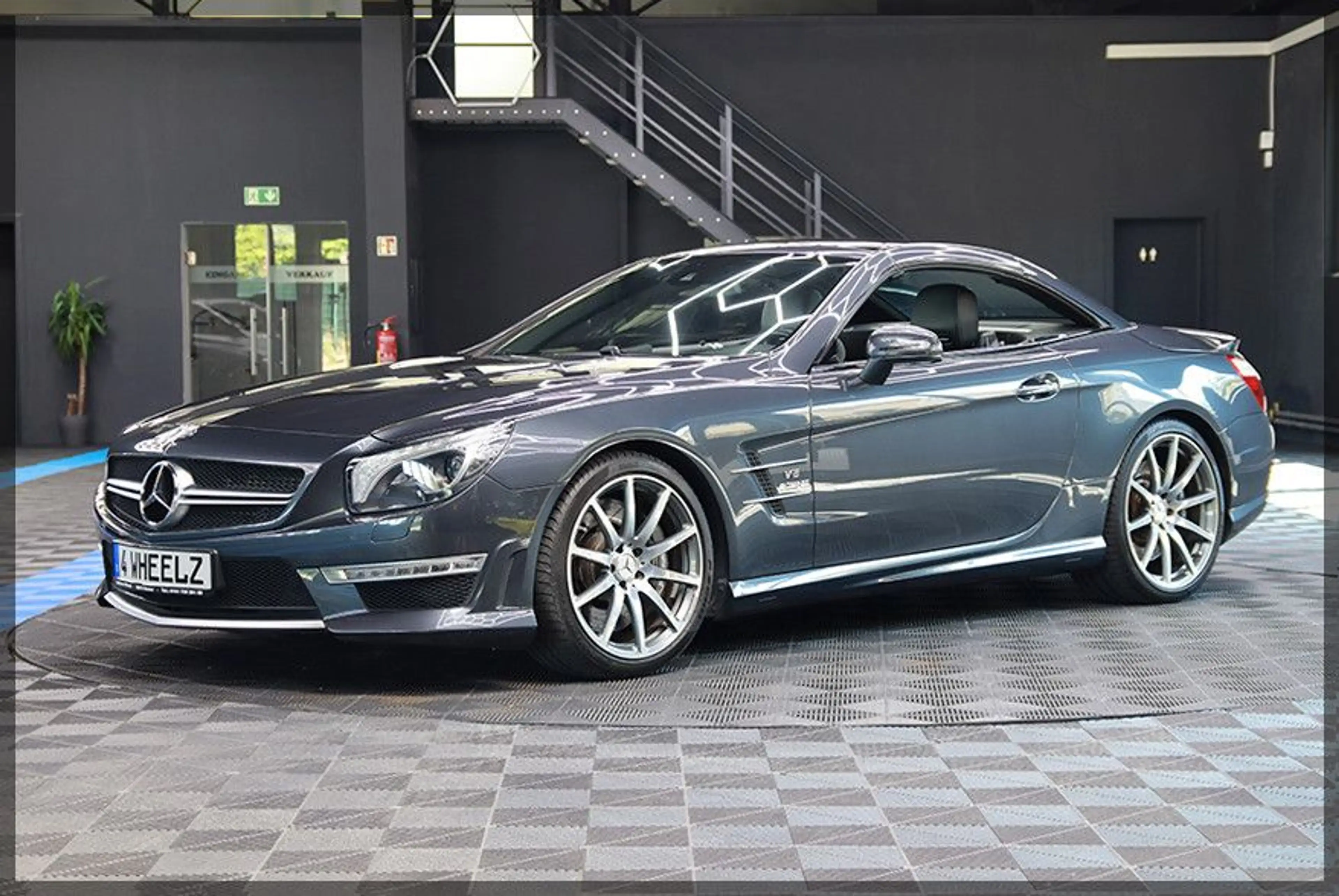 Mercedes-Benz SL 63 AMG PANO / PDC / LEDER — photo 3