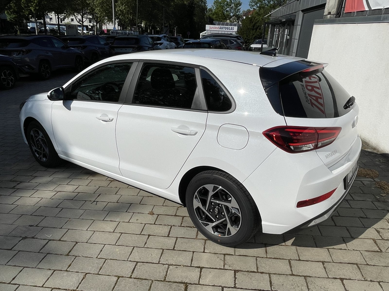 Hyundai i30 1,6 T-Gdi Sparsam&Modern/Navi/ACC/111km — photo 9
