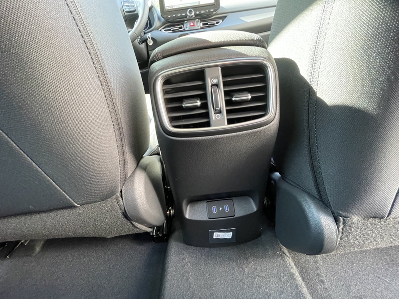 Hyundai i30 1,6 T-Gdi Sparsam&Modern/Navi/ACC/111km — photo 12