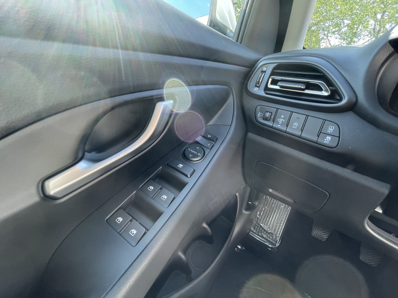 Hyundai i30 1,6 T-Gdi Sparsam&Modern/Navi/ACC/111km — photo 14