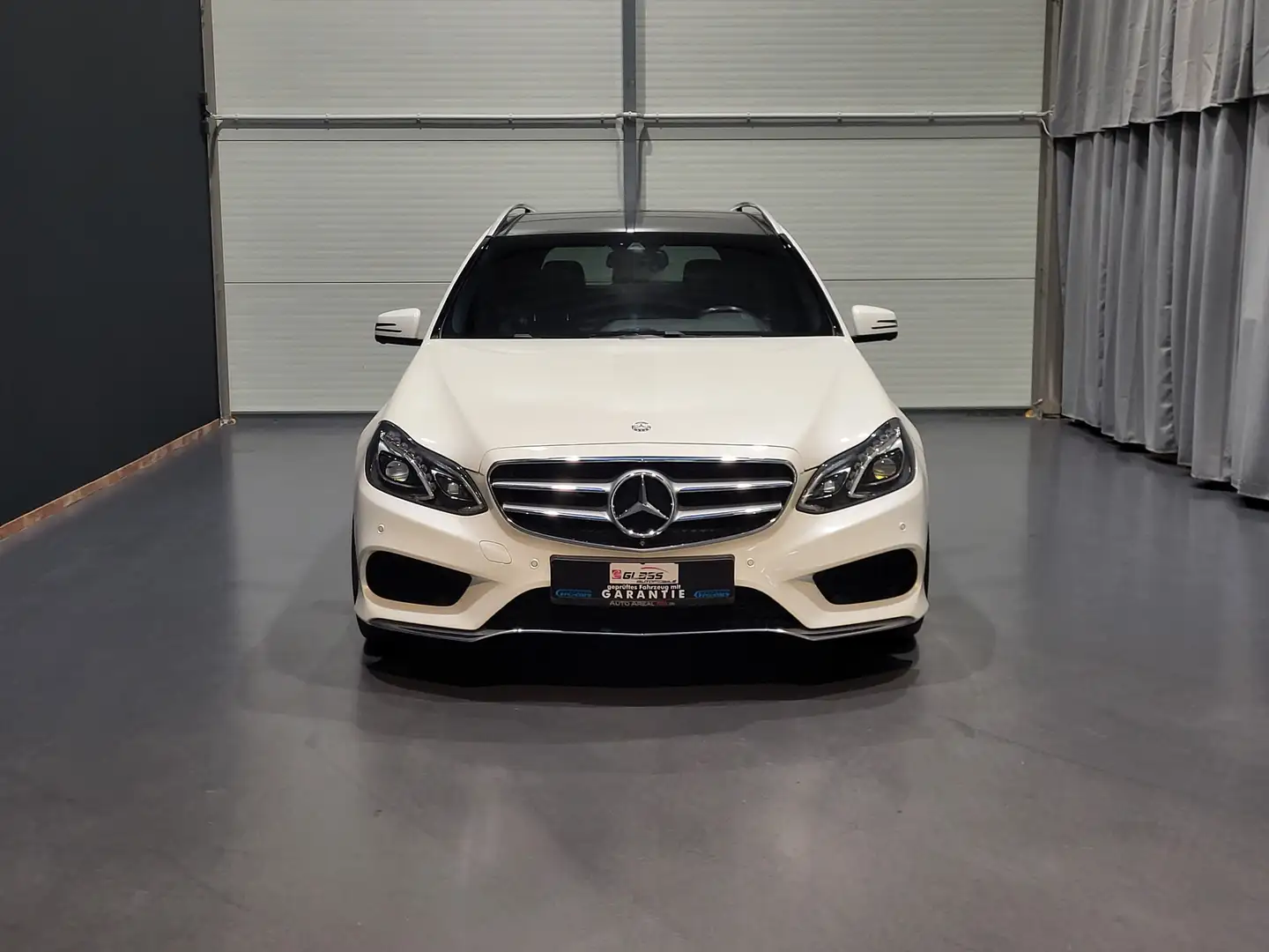 Mercedes-Benz E 350 d T 4Matic AMG *TOP Ausstattung* Blanc - 2