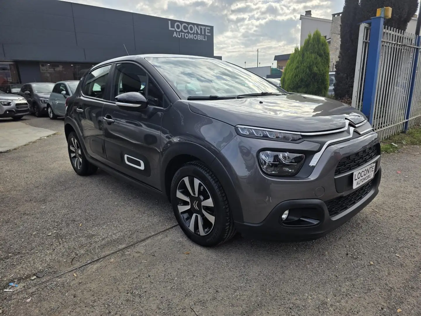 Citroen C3 1.2 puretech Shine Pack s Gris - 1