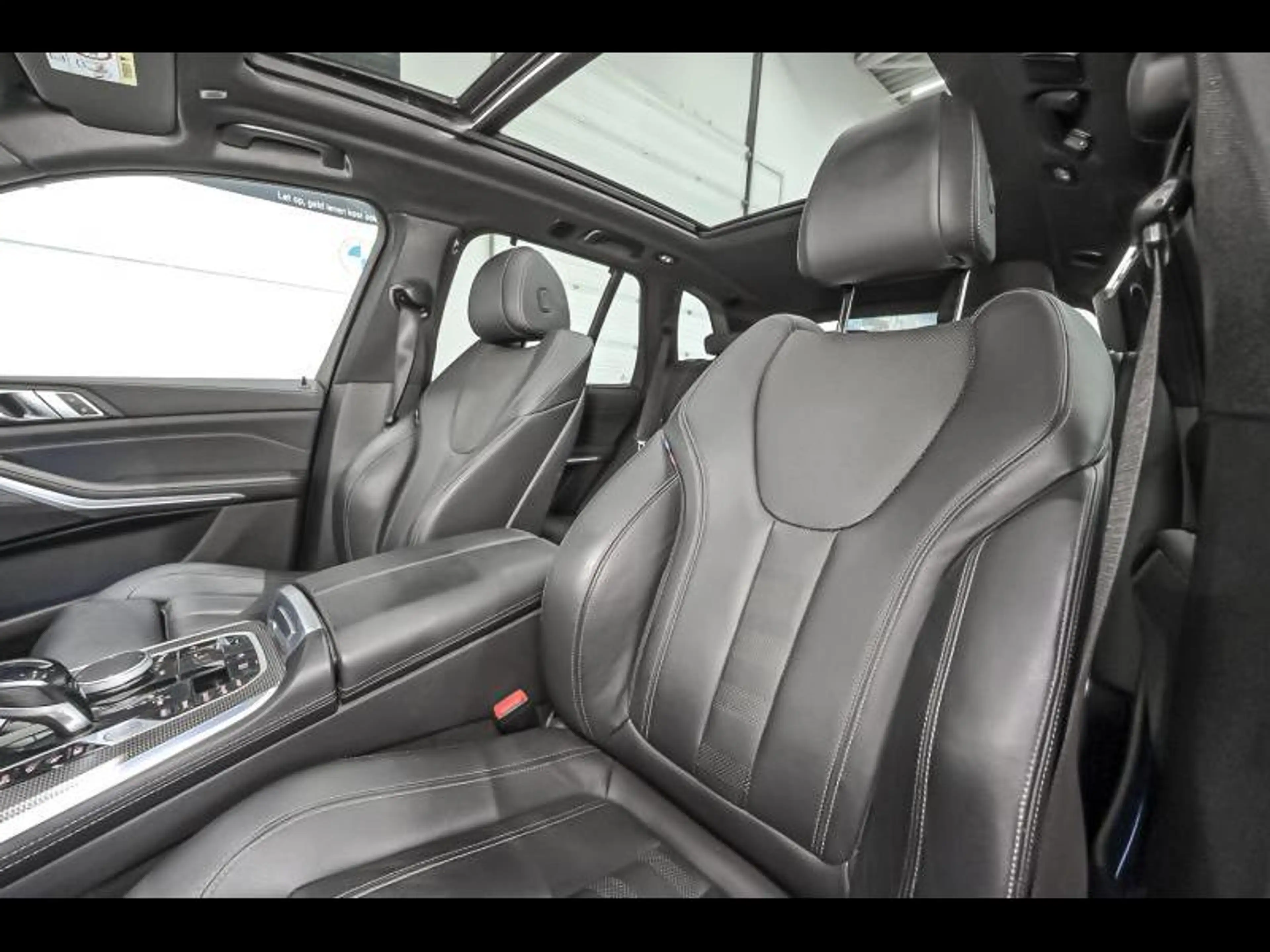 BMW X5 xDrive45e - M Pack — photo 21
