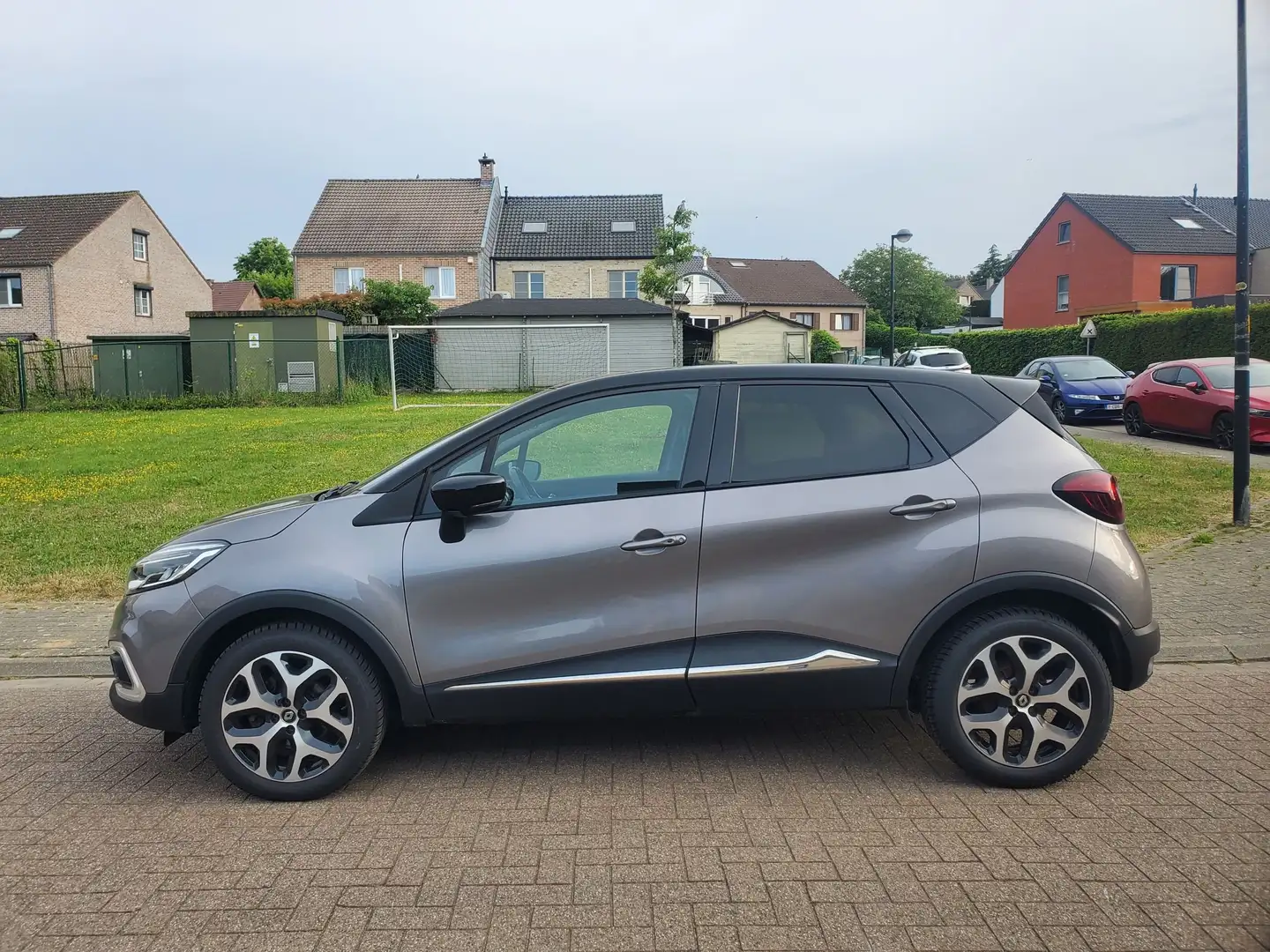 Renault Captur 1.2 TCE Energy Intense EDC Bronz - 2