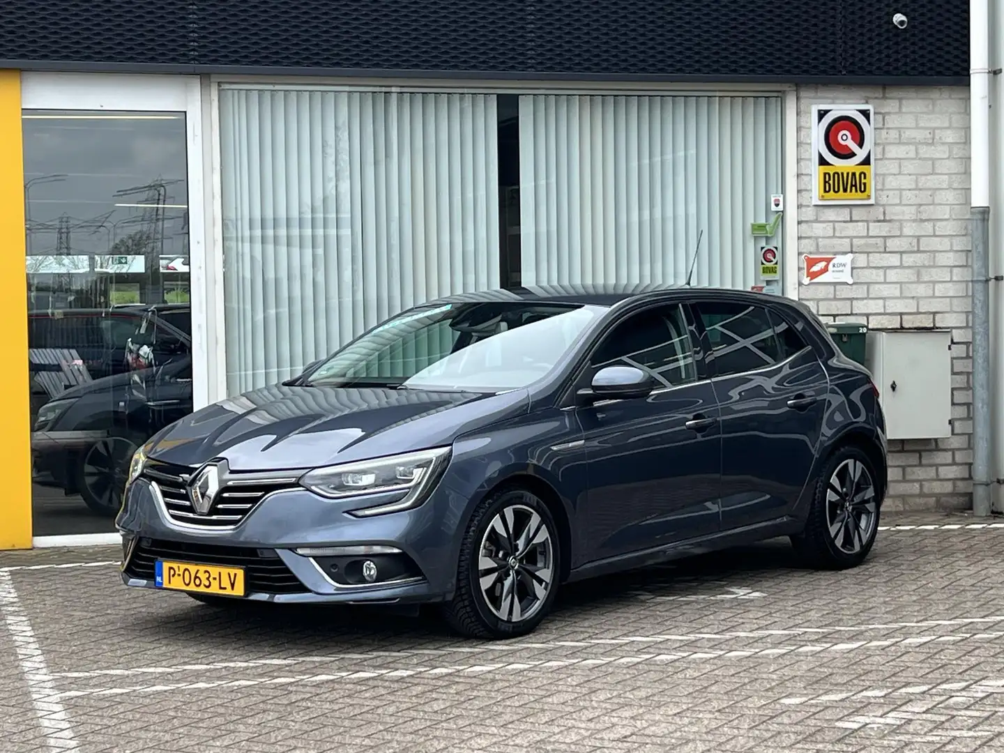 Renault Megane 1.3 TCe 140 EDC Intens | Navigatie | Key-less | LE Grijs - 2