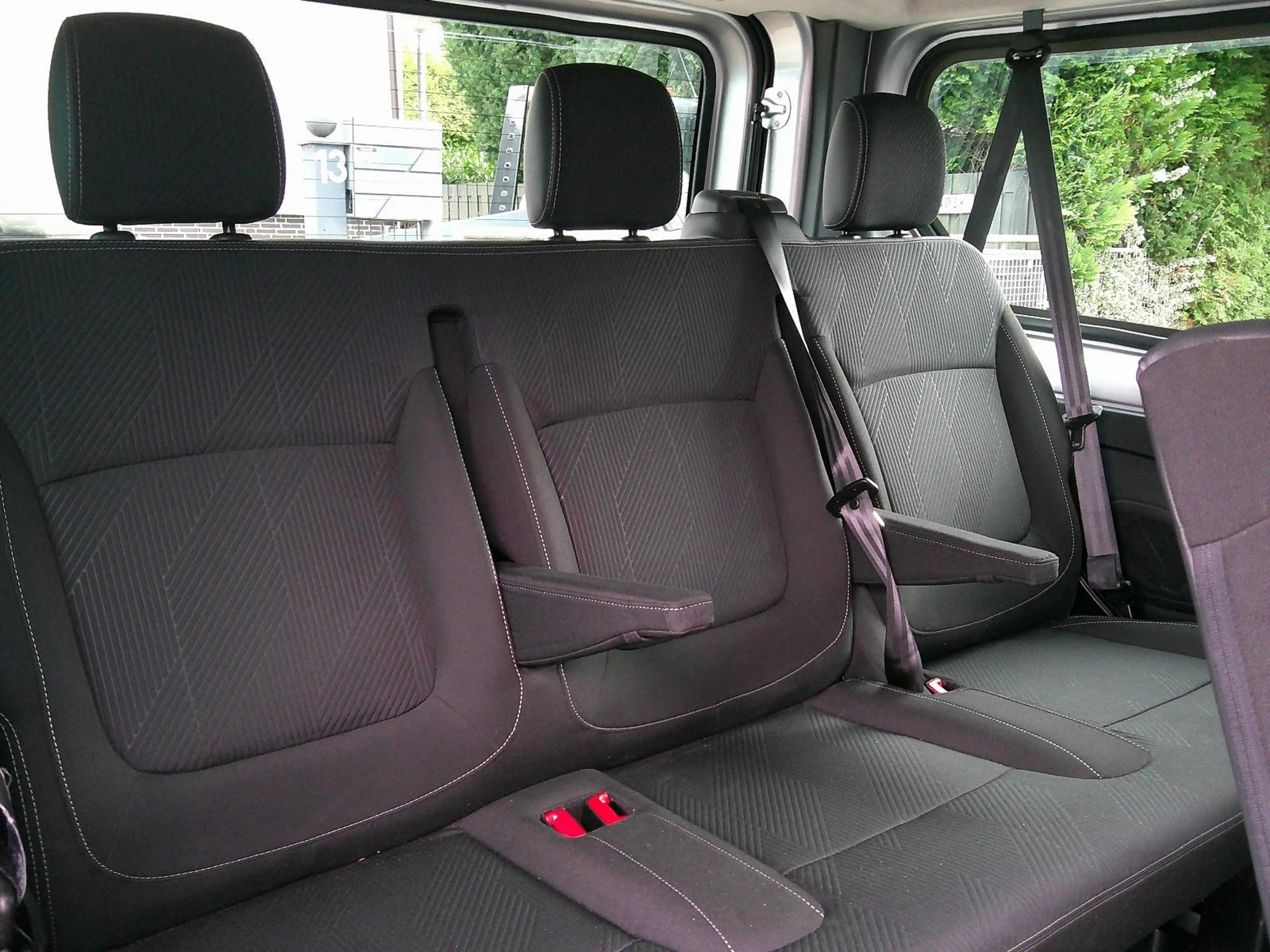 Renault Trafic L1H1 Kombi / Nissan NV300 Premium — photo 15
