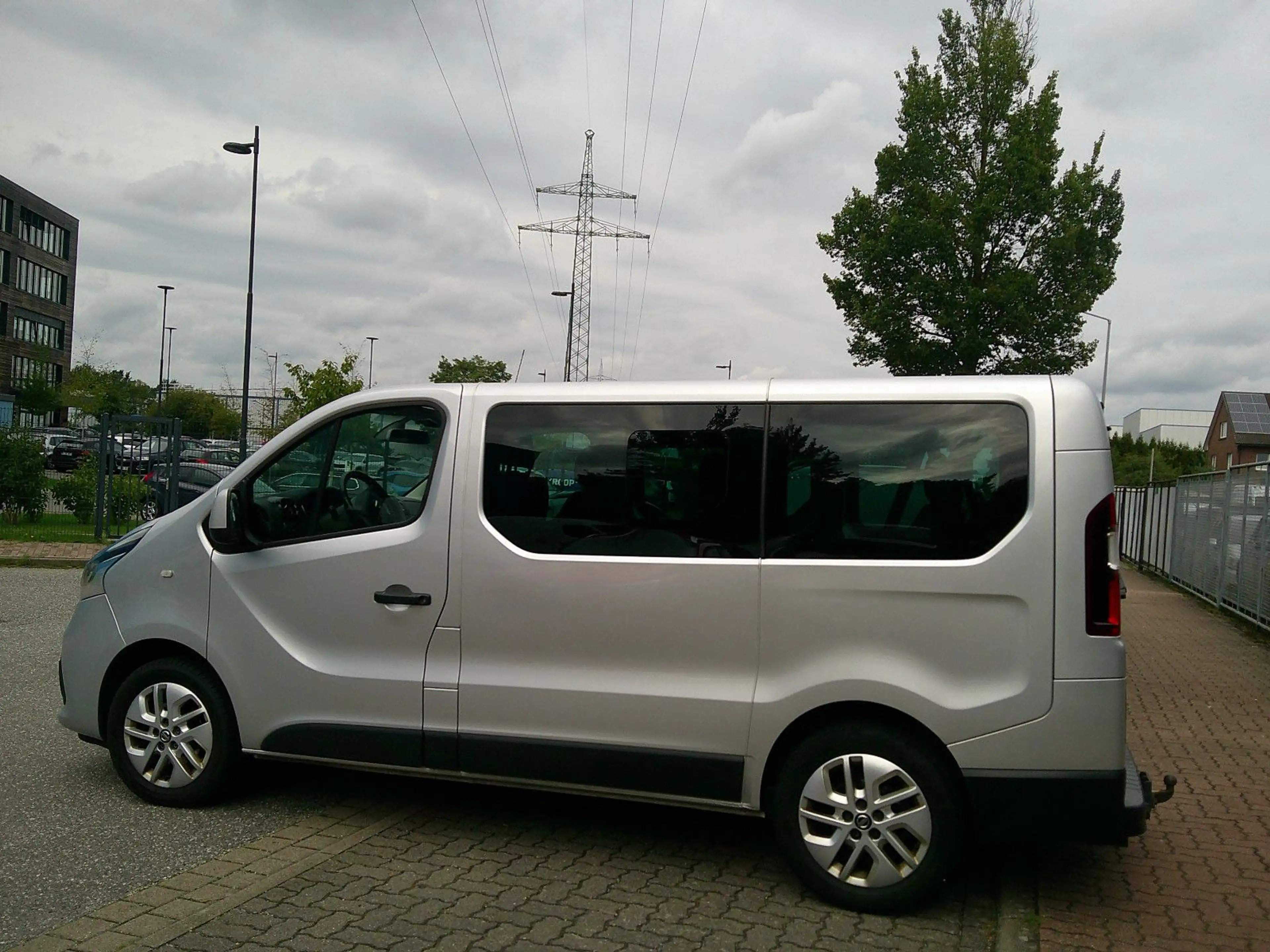 Renault Trafic L1H1 Kombi / Nissan NV300 Premium — photo 10