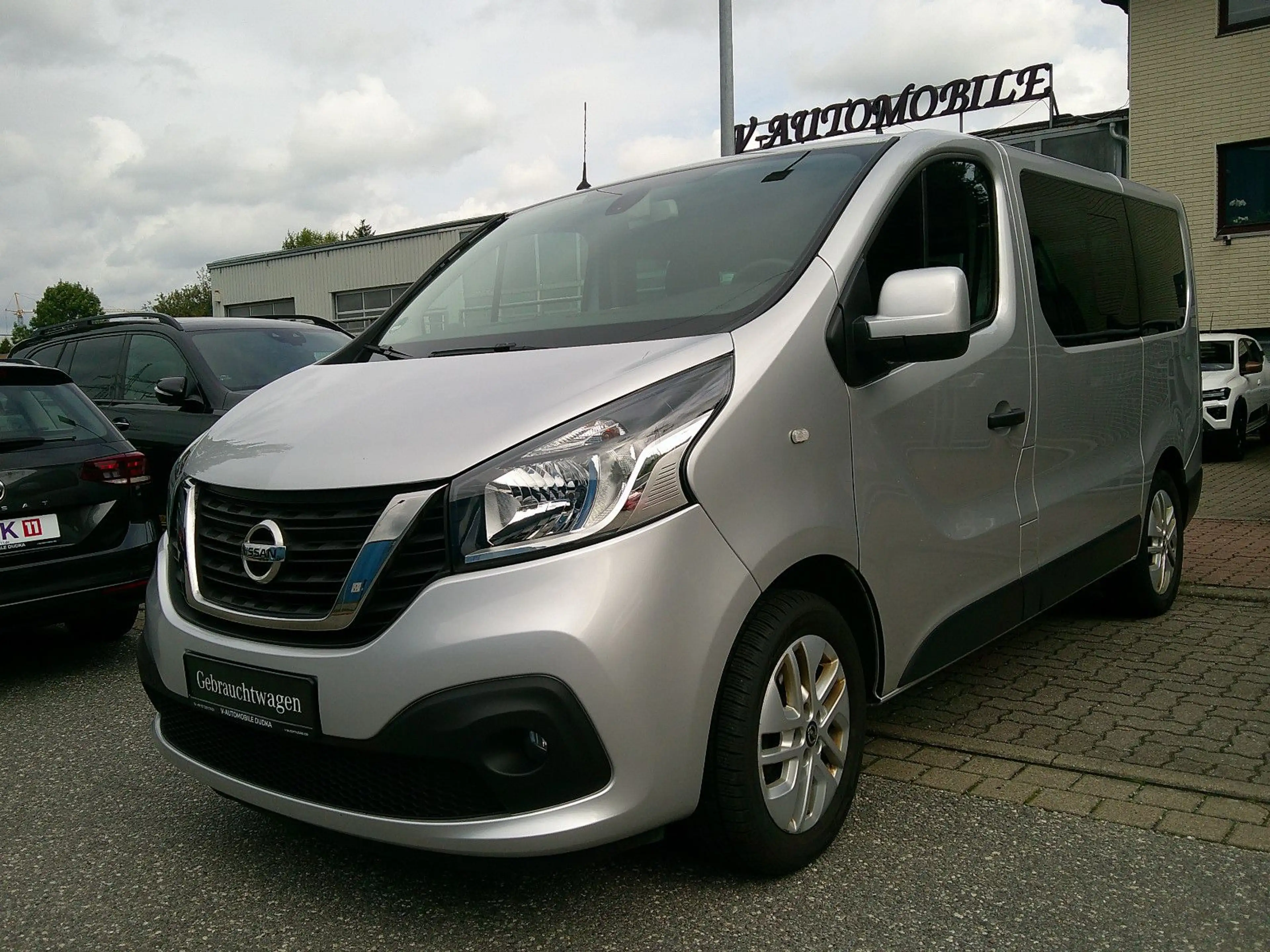 Renault Trafic L1H1 Kombi / Nissan NV300 Premium — photo 2
