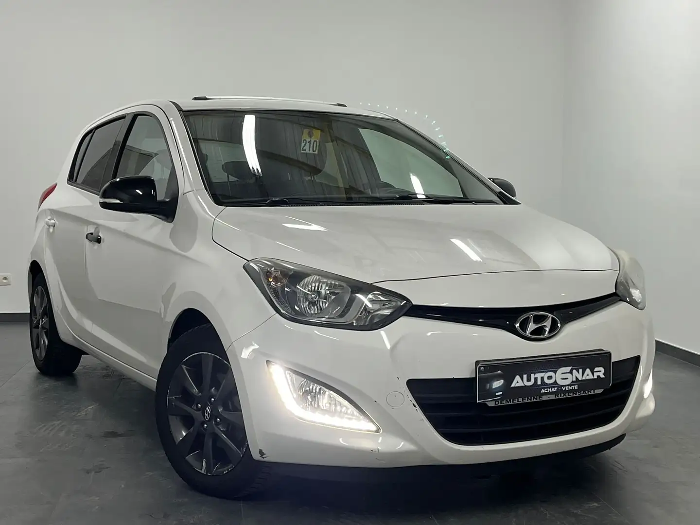 Hyundai i20 i20 1.2i - 1erMain - Airco - Carnet - Toit Biały - 1
