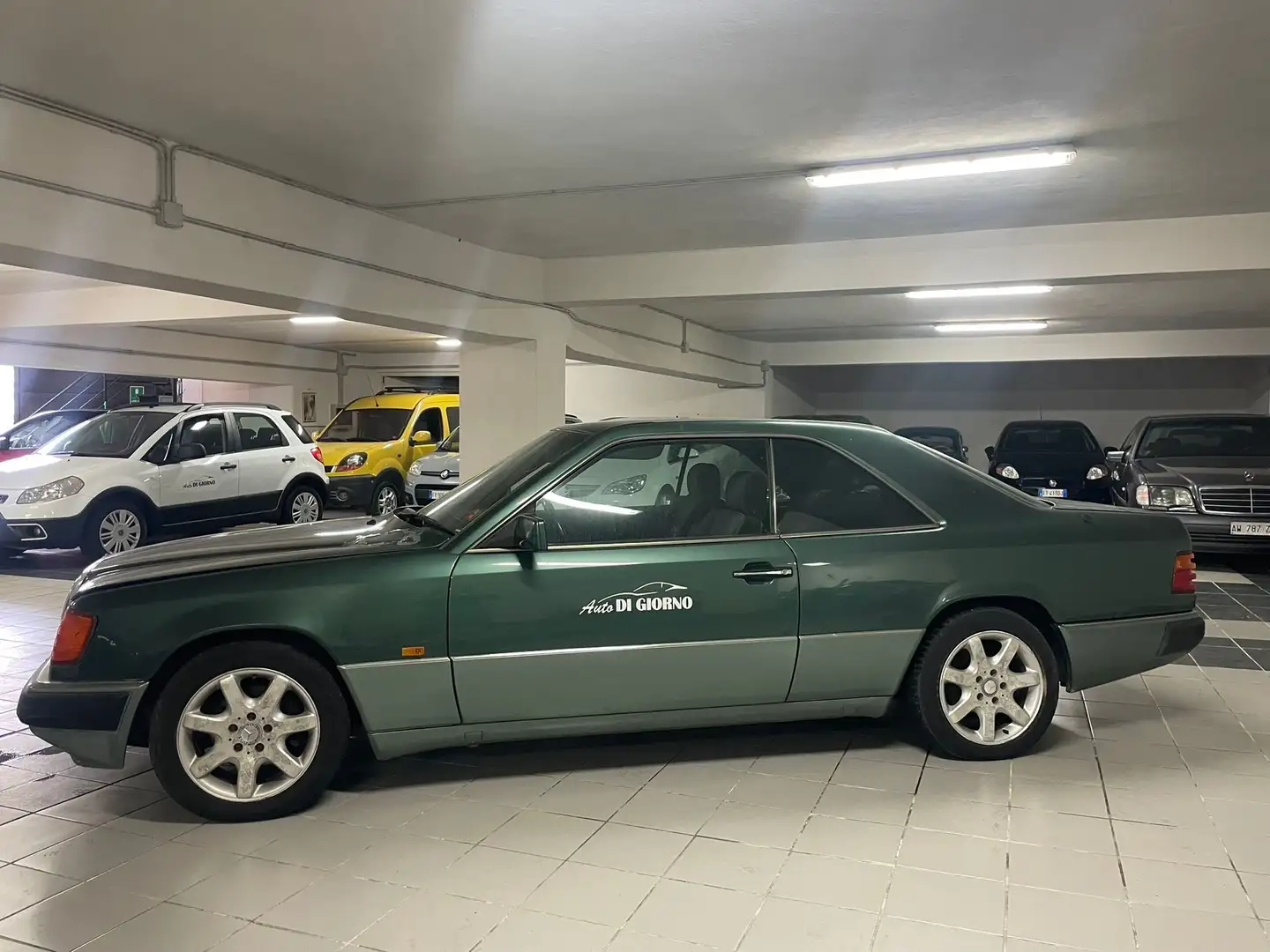Mercedes-Benz E 200 E Coupe 200 CE Verde - 2