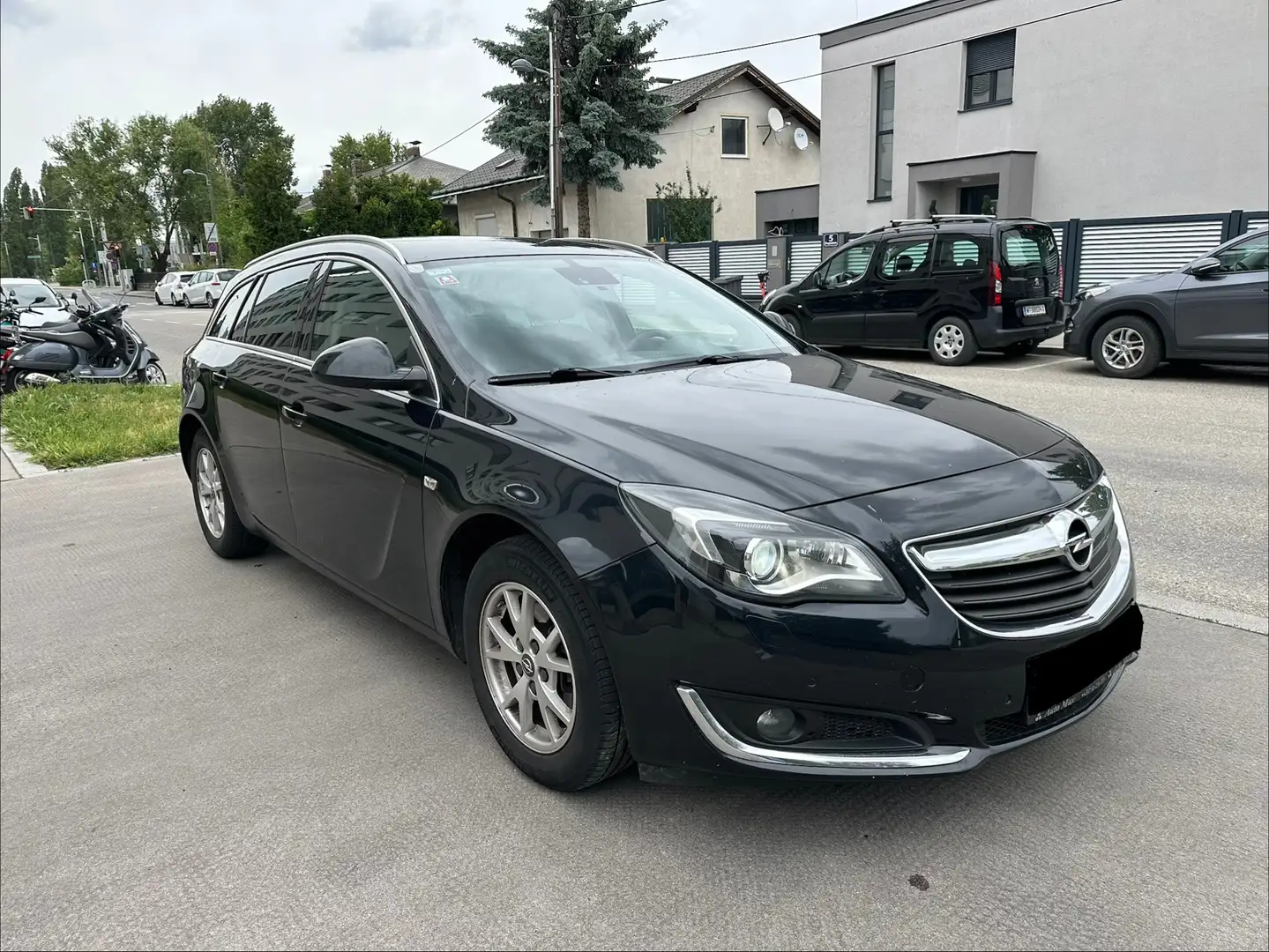 Opel Insignia Insignia 1,6 CDTI Sports Tourer Schwarz - 2