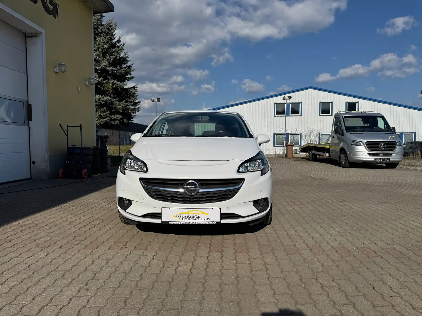 Opel Corsa 1.2 Benzin Comfort-Line Weiß - 1