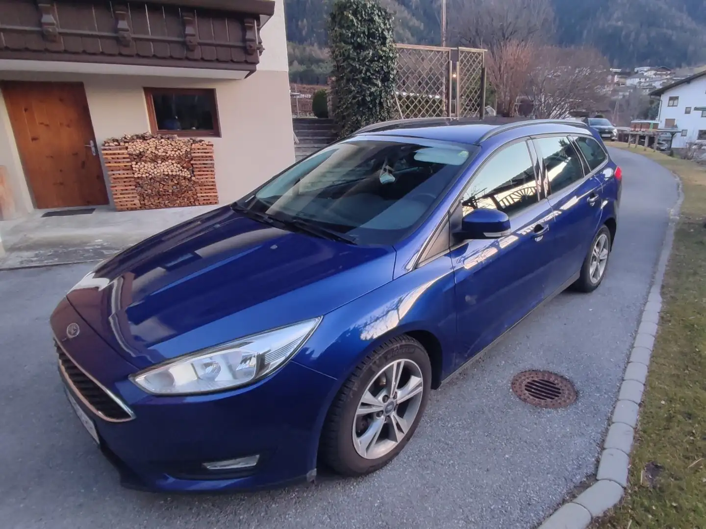 Ford Focus Trend Blau - 1