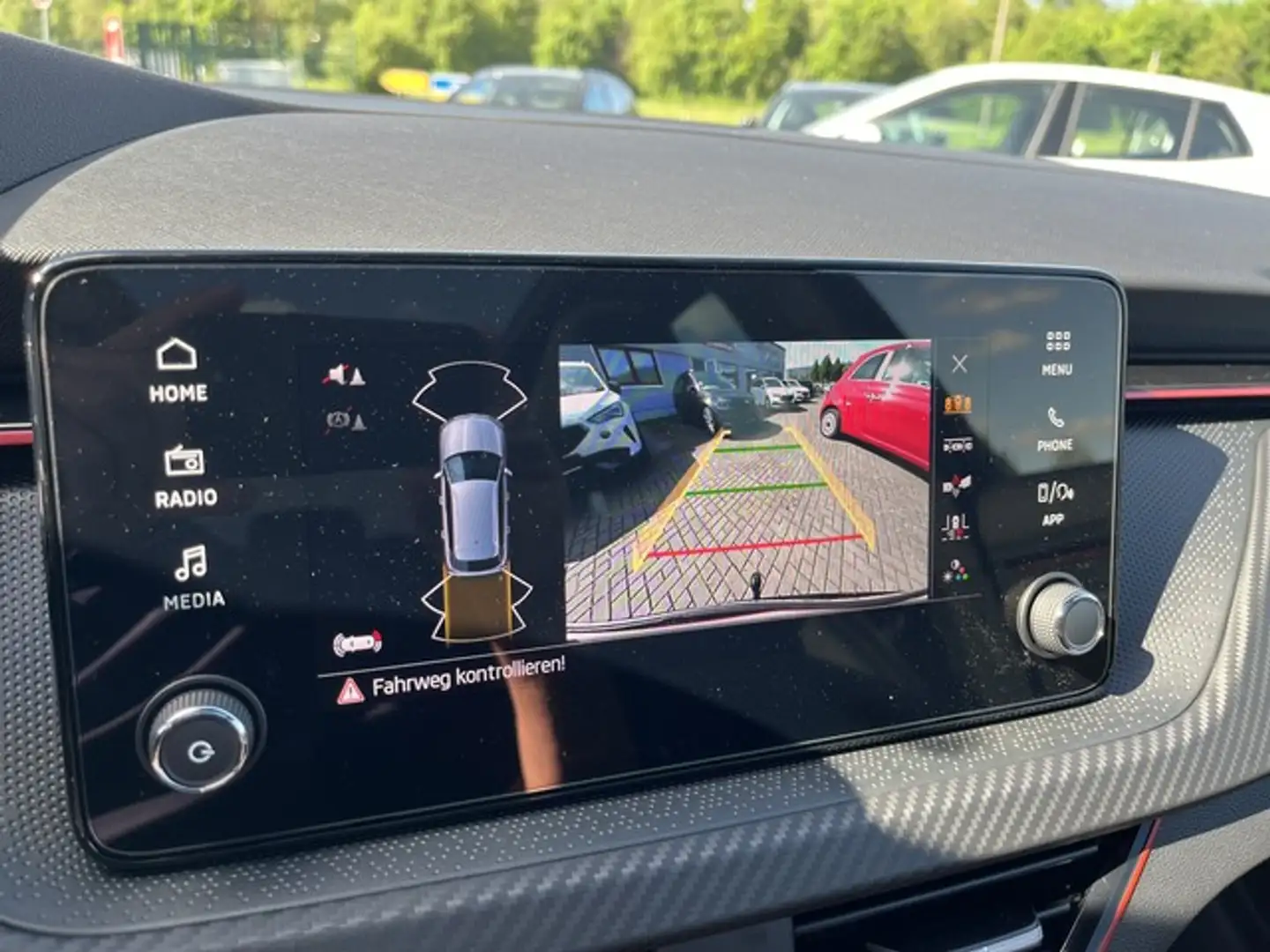Skoda Kamiq 1,5 TSI DSG Monte Carlo + Kamera +  PDC + Klimatro Schwarz - 2