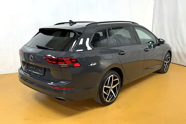 Volkswagen Golf view 4
