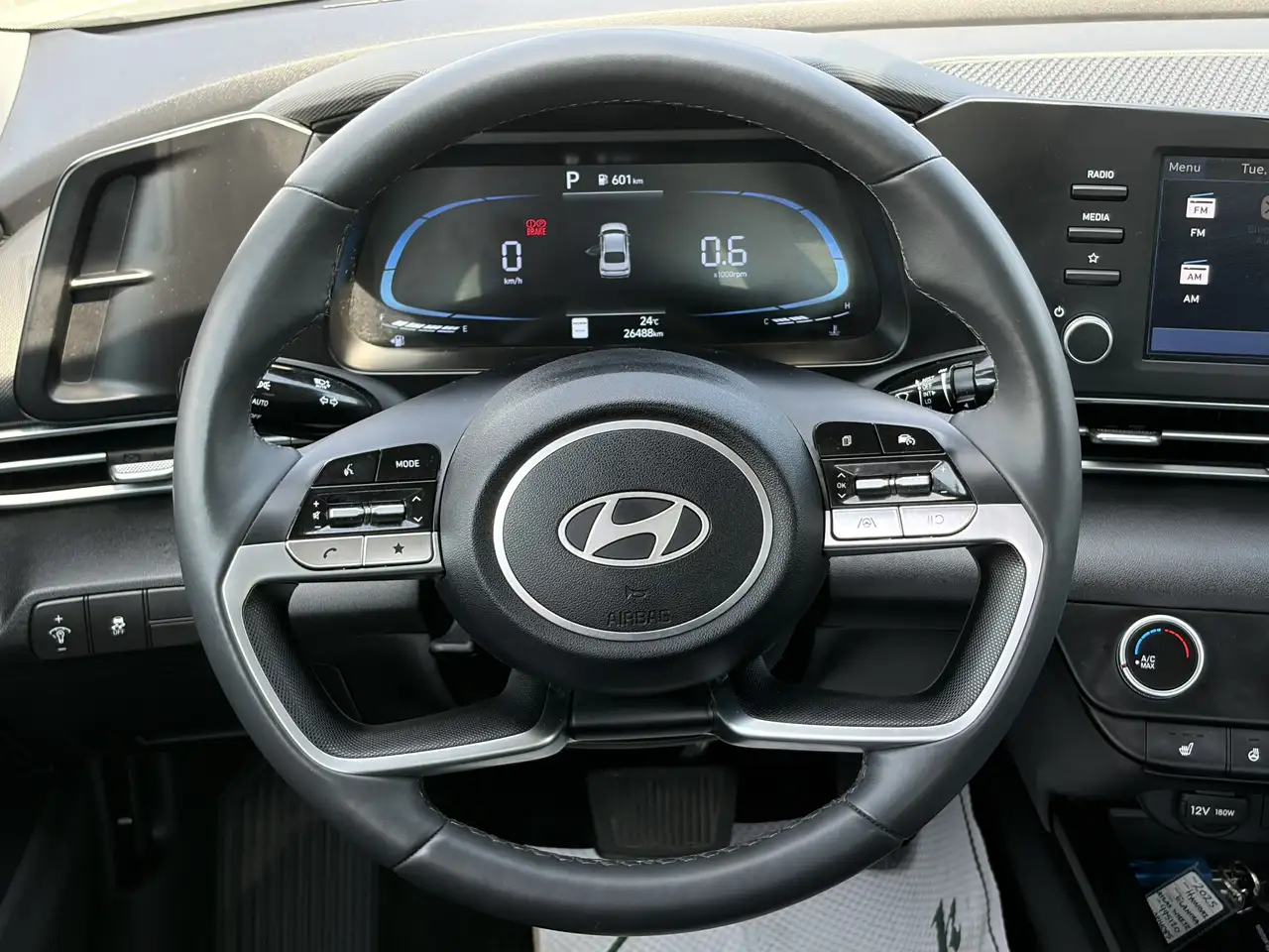 Hyundai ELANTRA снимка Hyundai ELANTRA